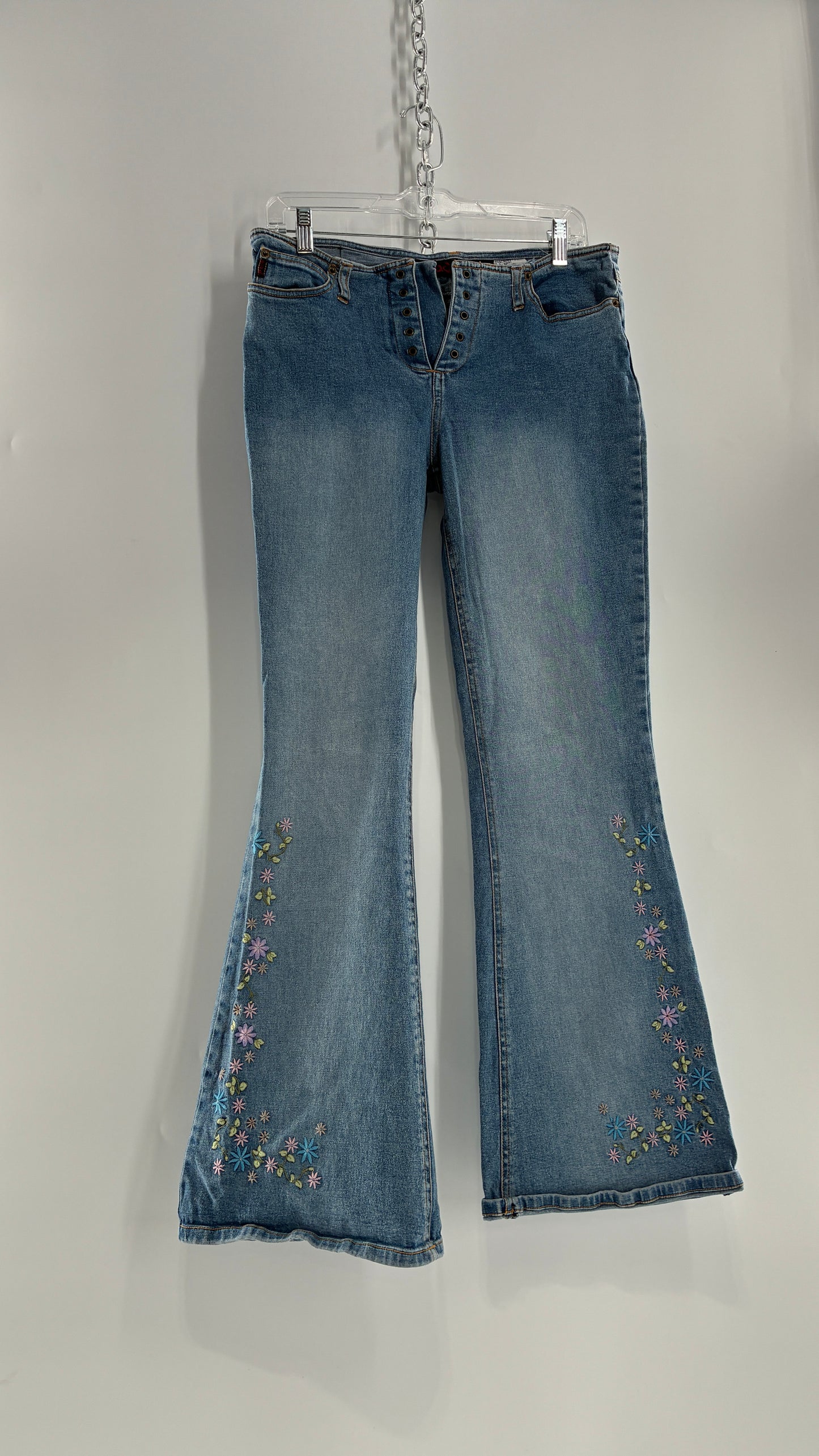 Vintage MUDD Light Wash, Low Rise Jeans with Grommet Waistband and Embroidered Florals (11)