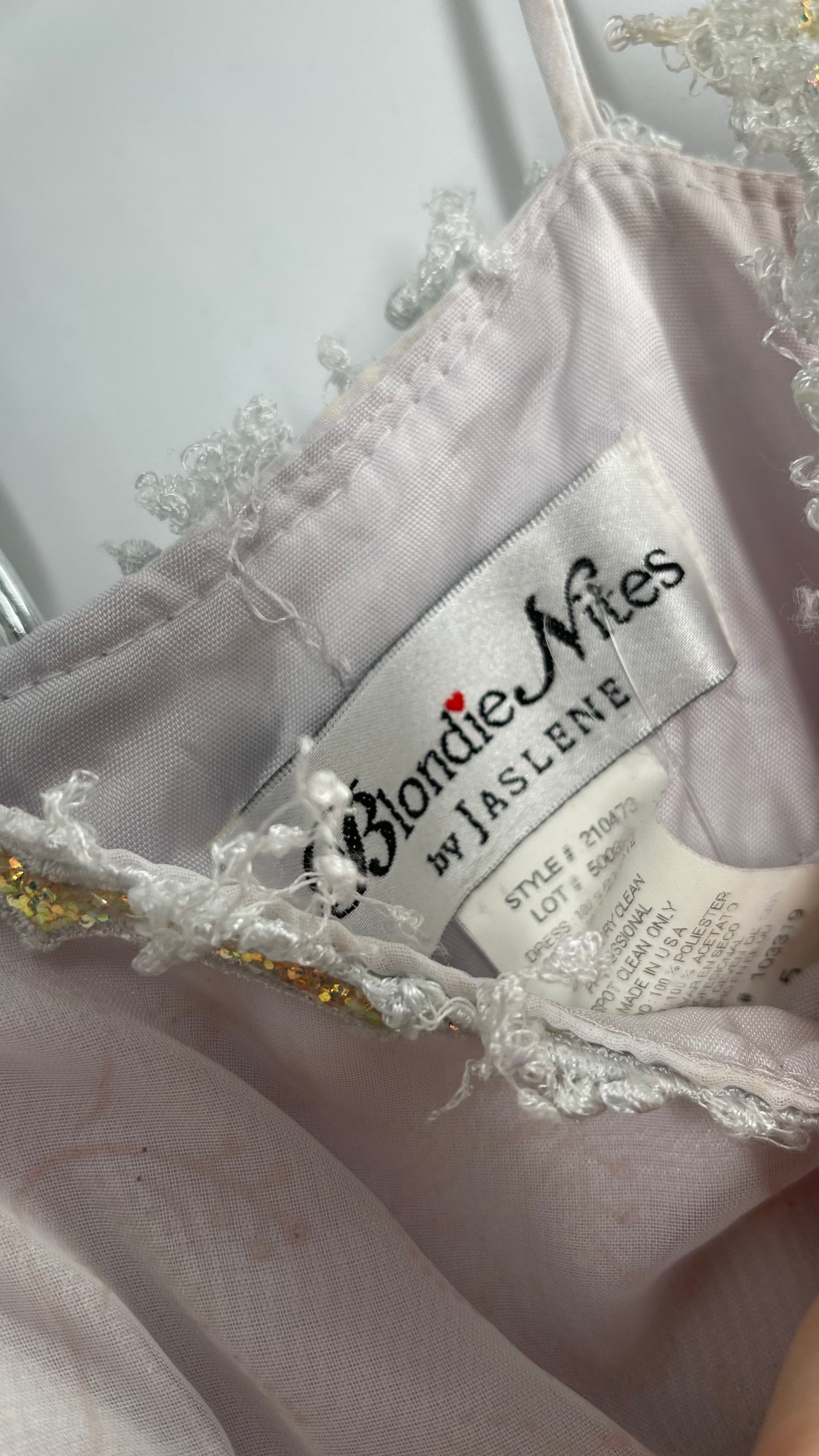 Vintage 1990s BLONDIE NITES by Jaslene Off White/Light Lilac Gown with Lace Trim (5)