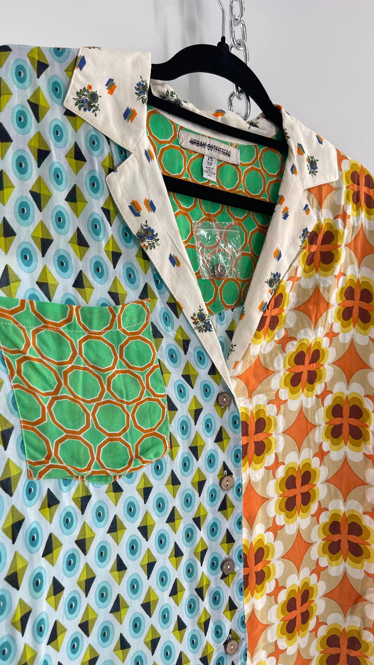 Urban Outfitters 70s Patterned Men’s Button Up (XS)