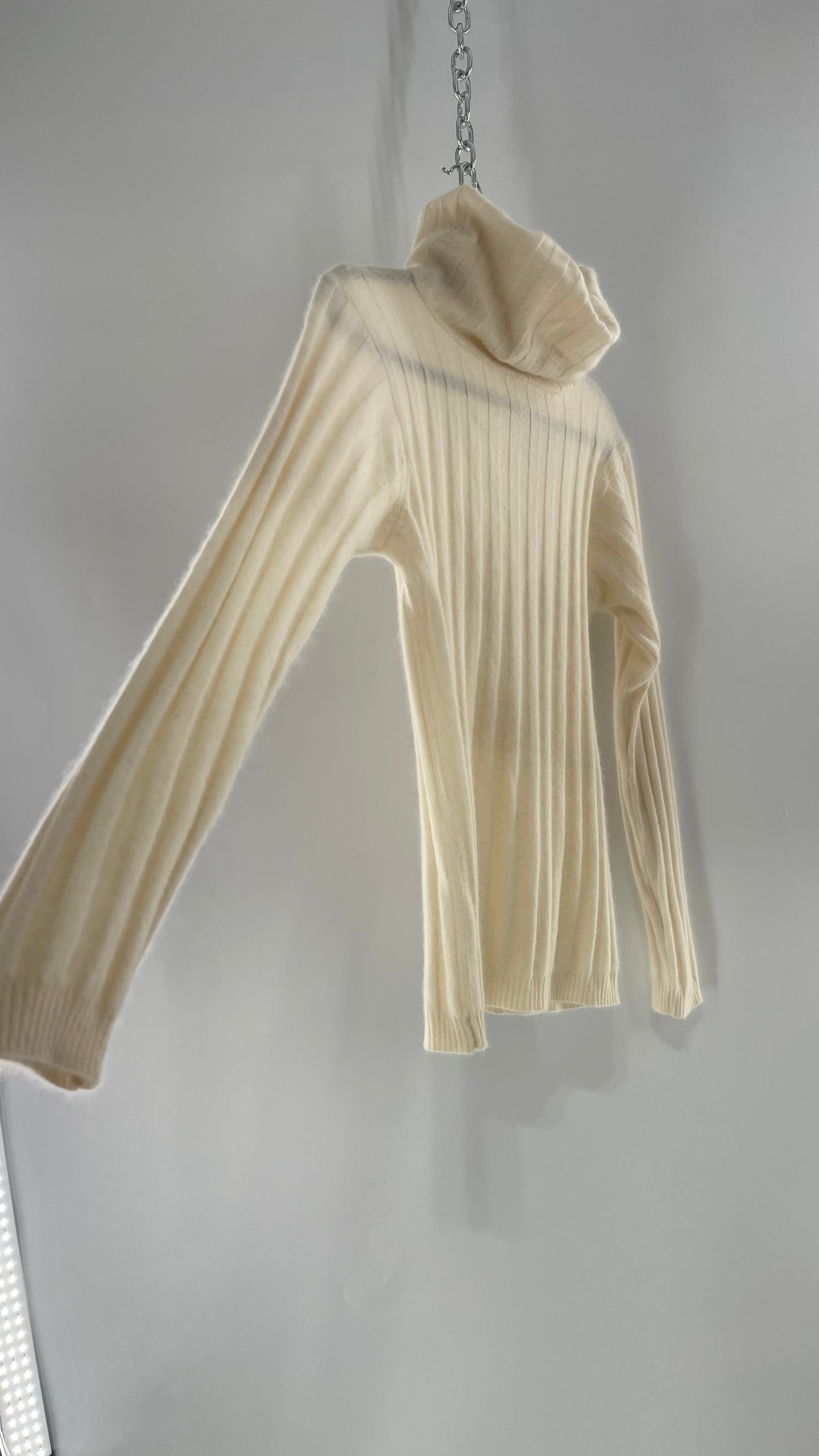 Vintage Ellen Tracy 70% Lamb Wool 20% Rabbit Turtle Neck Sweater (S)