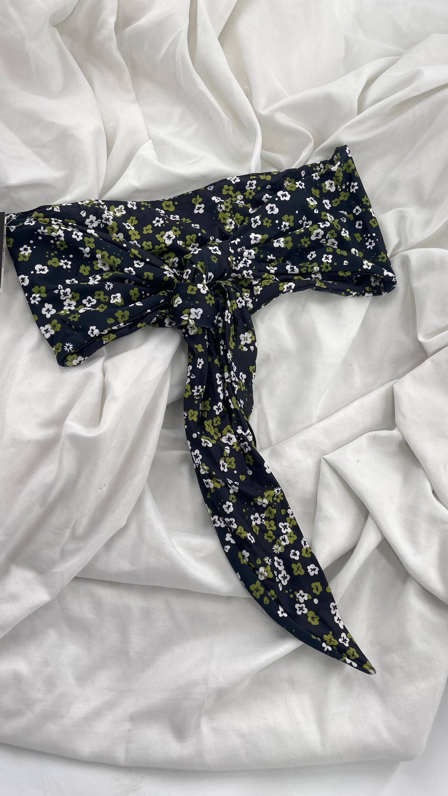 GILLIA swim Black Tie Up Bandeau with Green Poppy Florals (Medium)