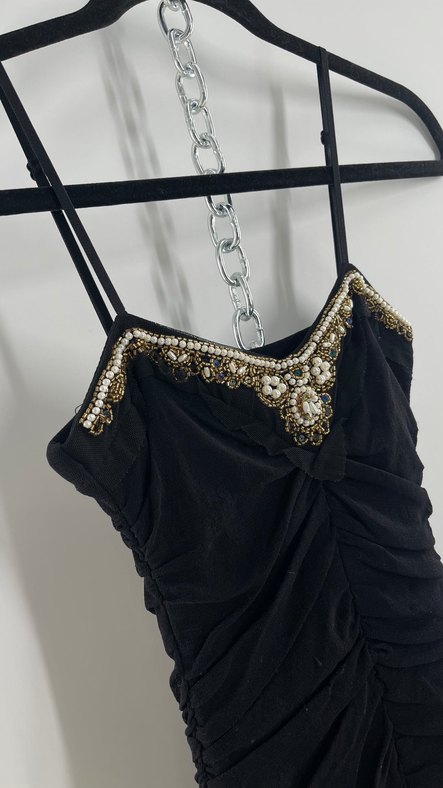 Um Deix Trois - Saks Fifth Avenue - Vintage - Black Sleeveless Dress Ruched Bodice With Beaded Neckline ( Size 14 )