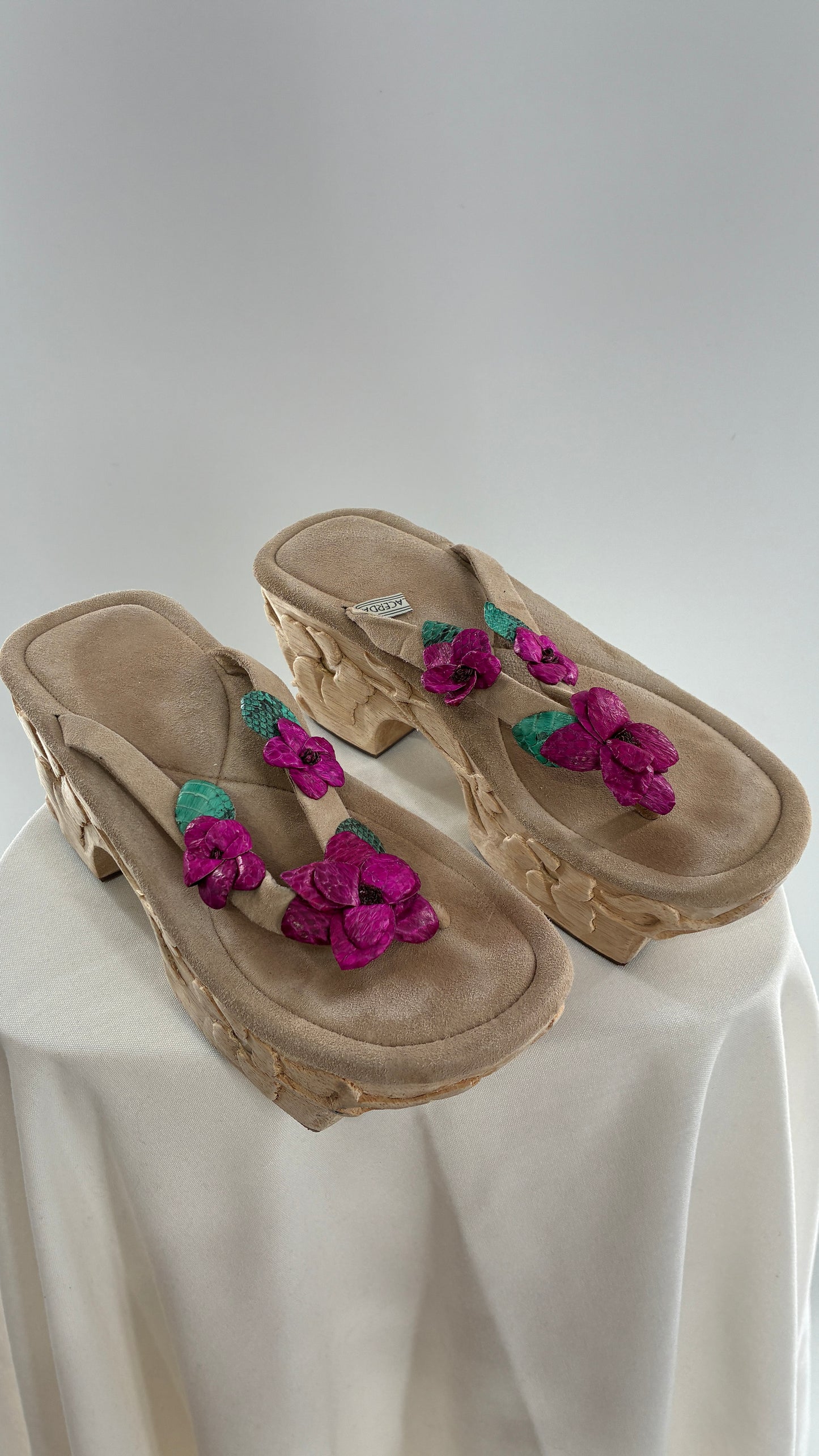 RARE Vintage VALERIA LACERDA Wooden Platform Sandal with Engraved Florals, Fuchsia Flowers and Mirror Details (7)
