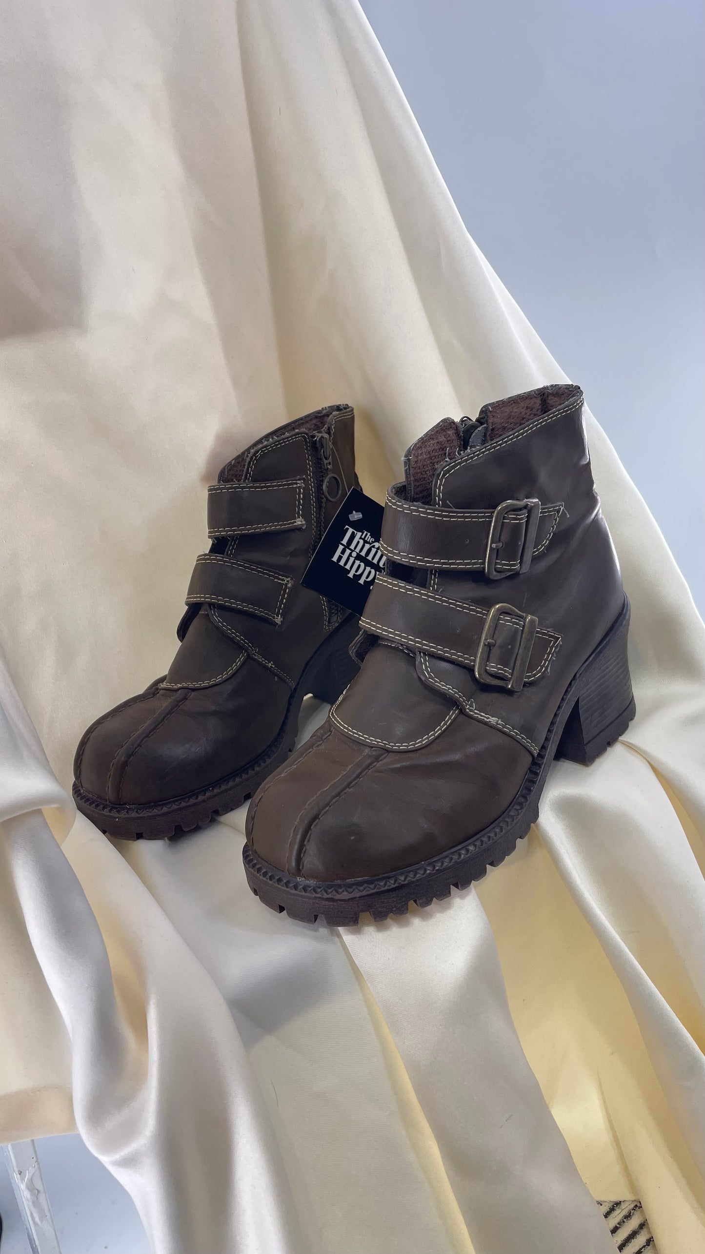 Vintage No Boundaries Brown Chunky Heel Platform Cross Front Buckle Boots (7)
