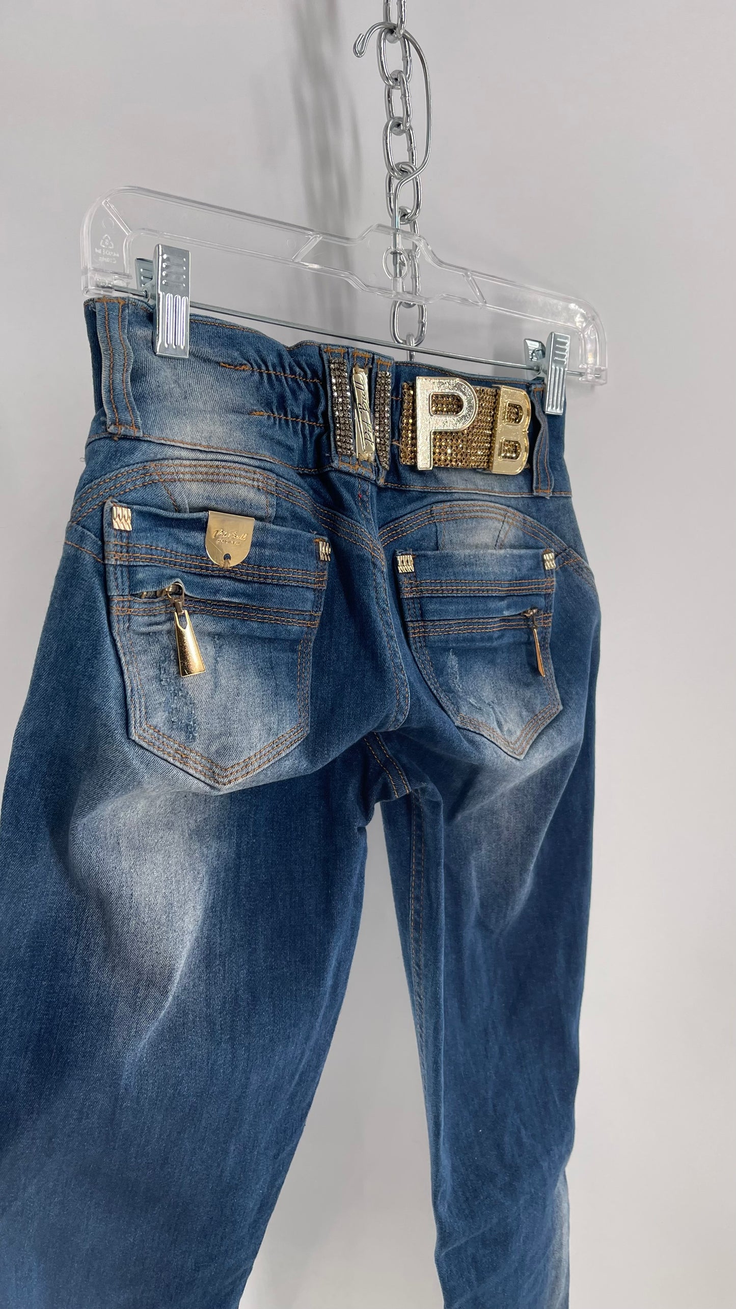 Vintage Brazilian PitBull Jeans with Fading and Gold Hardware Details (36)