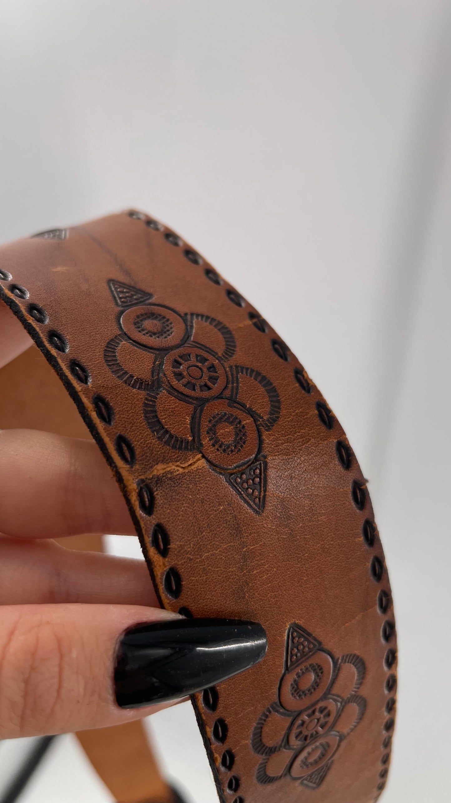 Vintage 70s Hand Tooled HandCrafted Embossed Genuine Leather Belt (S/M)