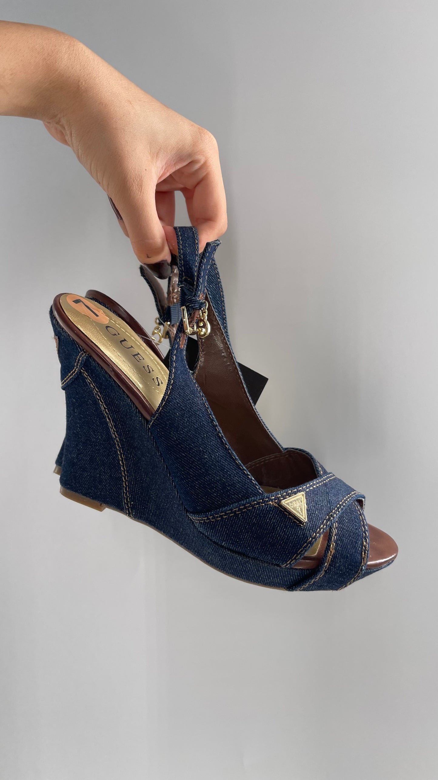 Vintage GUESS Dark Denim Jeans Wedges with Slingback Strap and Iconic Logo (7)