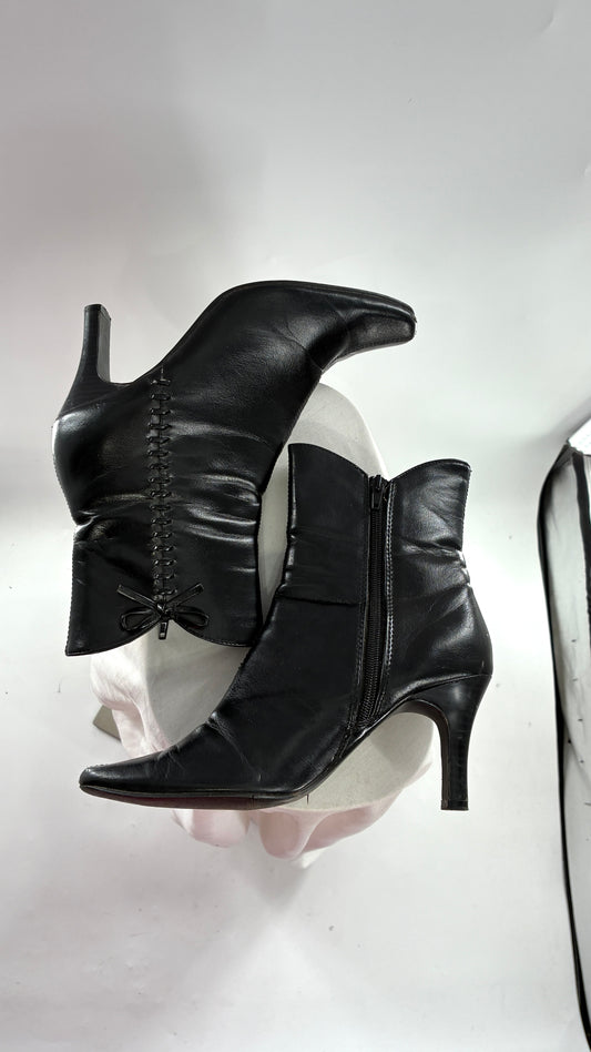 Vintage EXPRESSIONS Black Square Toe Kitten Heel Boots with Lace Up, Bow Side Details (8)
