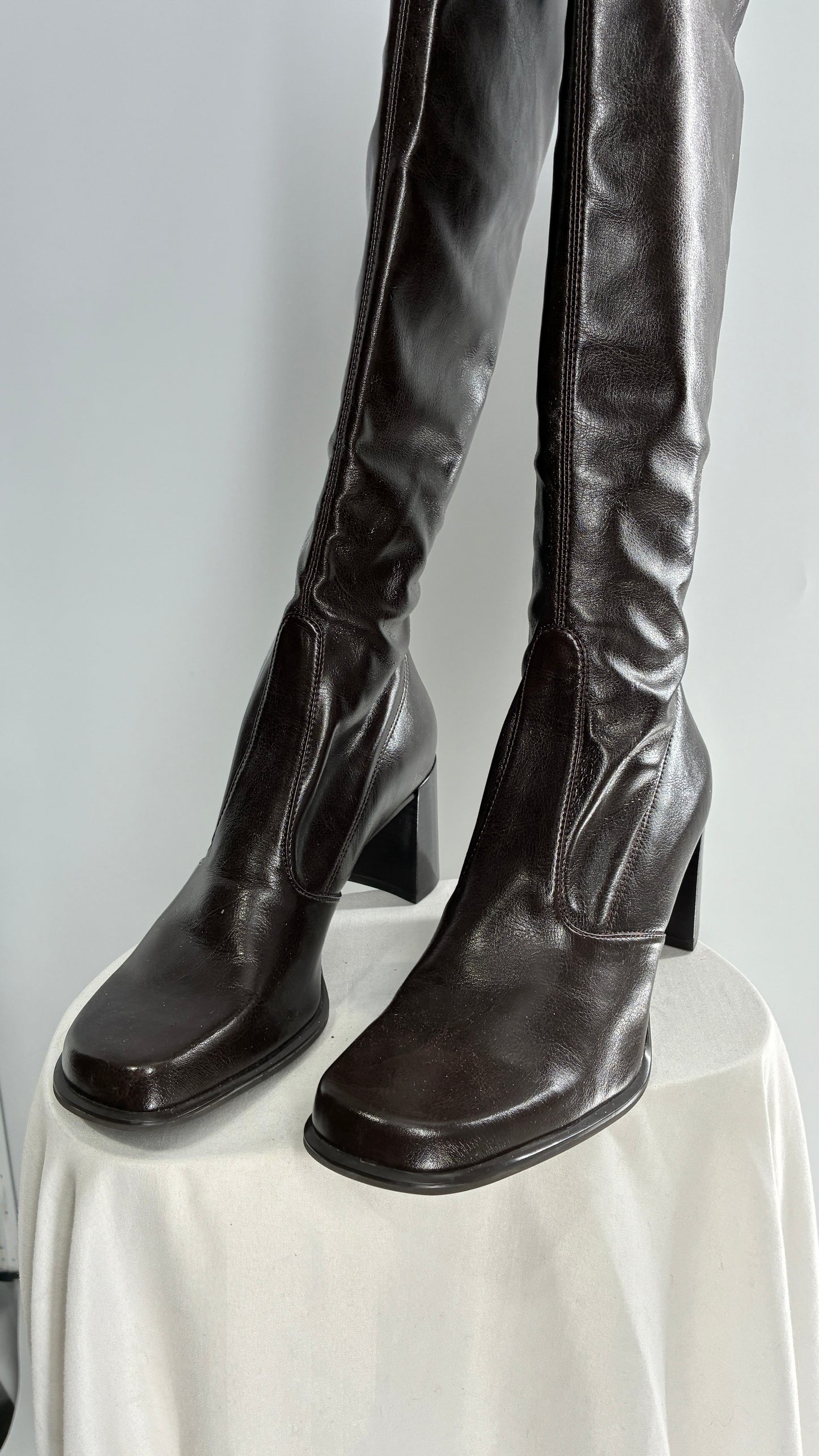 Vintage FRANCO SARTO Made in Brazil Square Toe Knee High Boots with Block Heel (8.5)