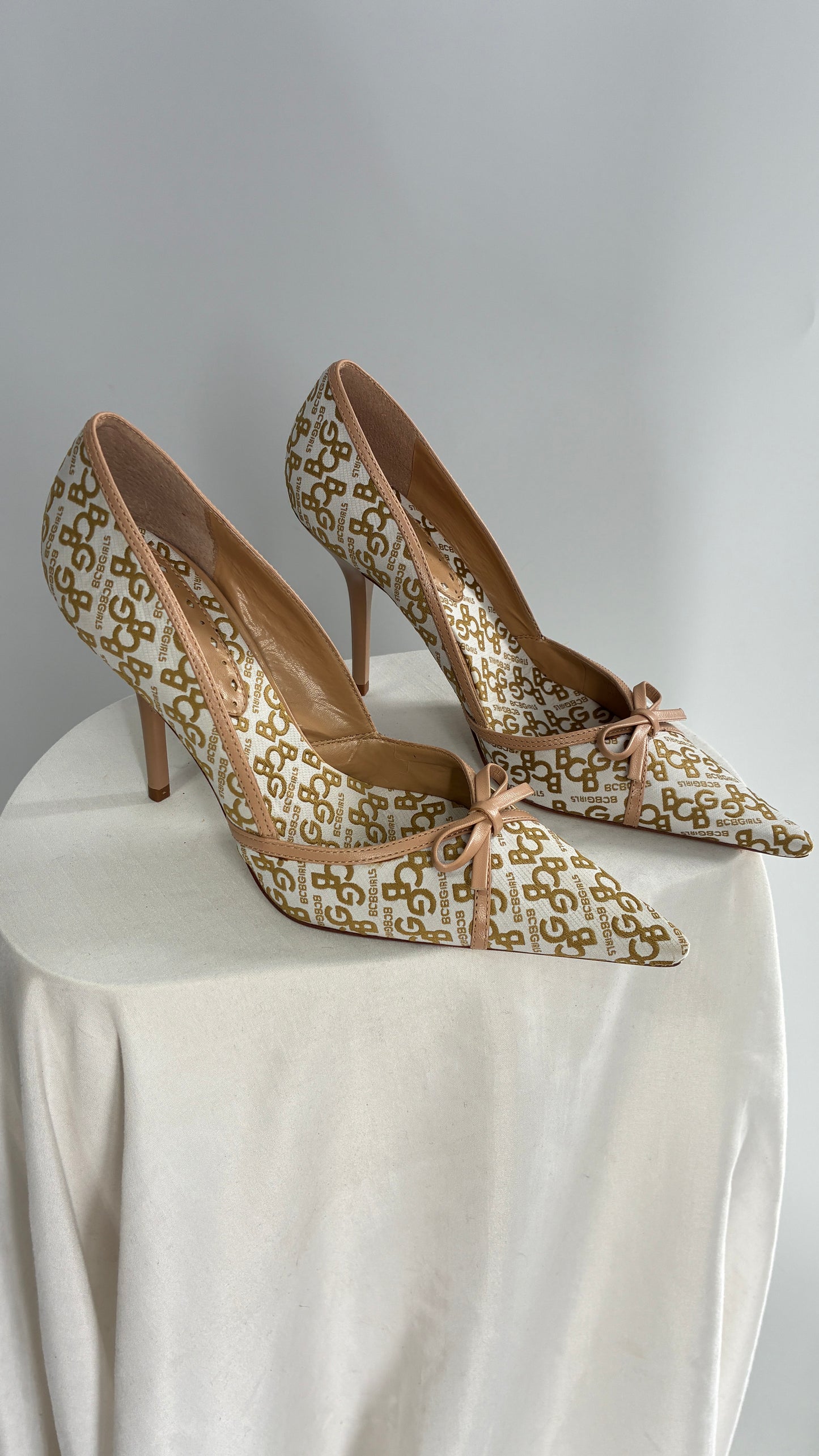 Vintage BCBG All Over Monogram Pointed Toe Heels with Leather Bows and Piping (5.5)