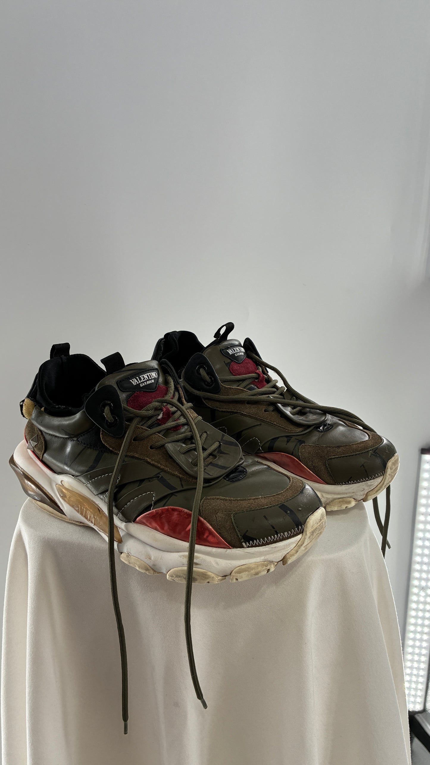 VALENTINO Garavani Distressed Bounce Sneakers (42)