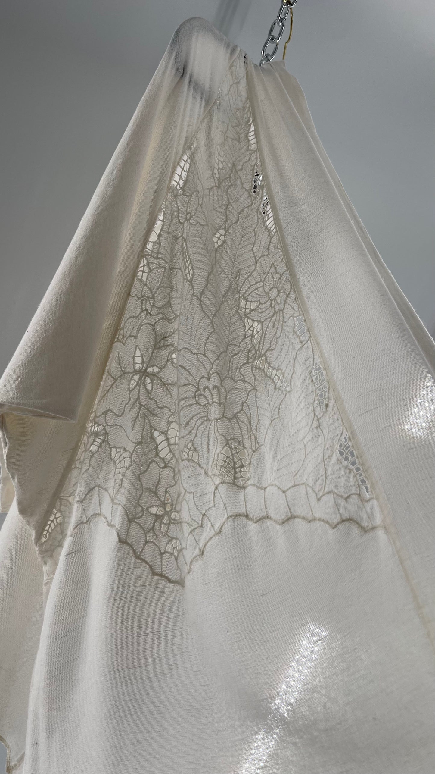 Intimately Free People Linen/Cotton White Cape with Embroidery Design (Medium)