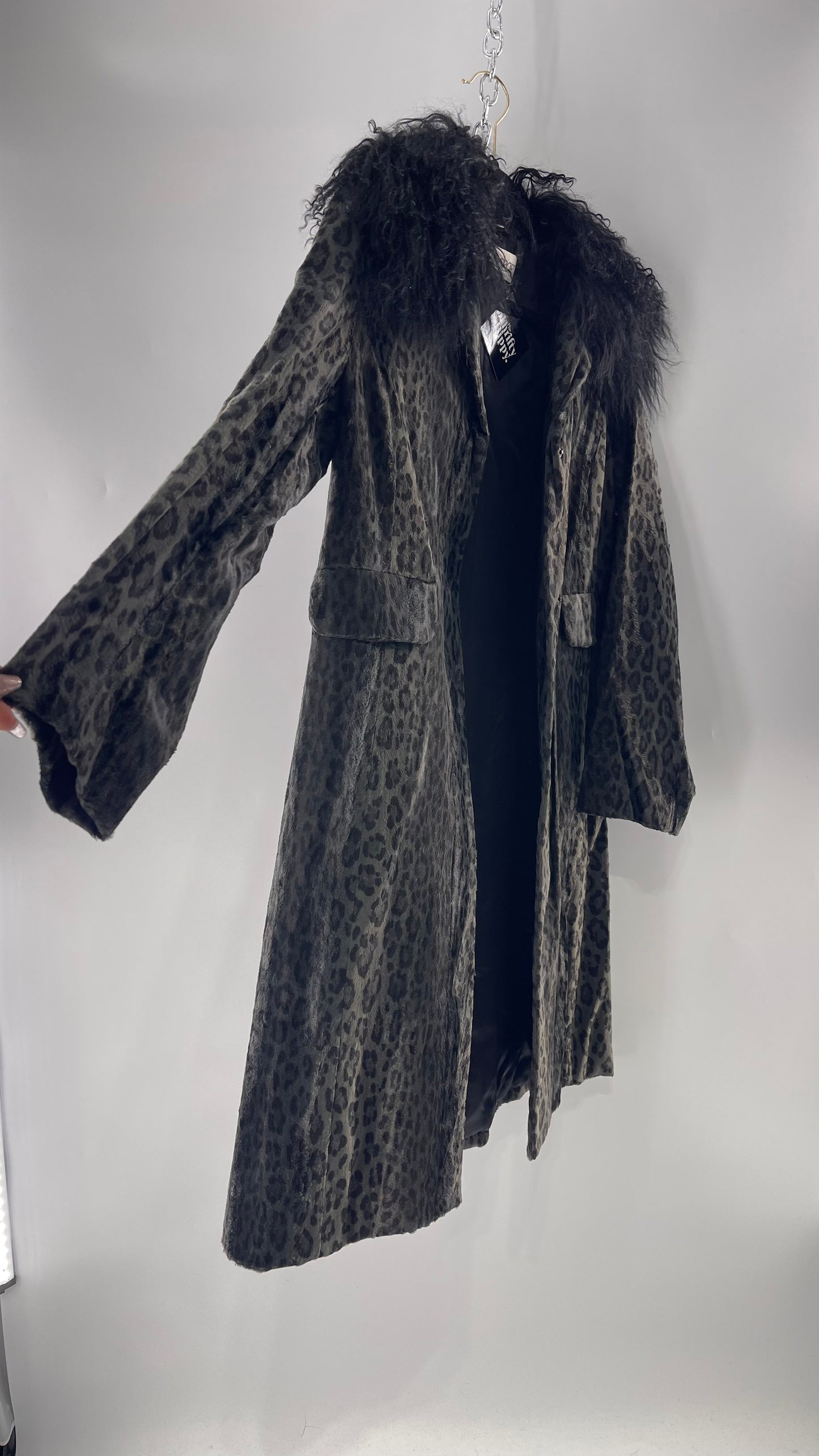 Vintage Romanian RAMOSTEPH Black/Gray Leopard Print Coat with Mongolian Fur Collar (Medium)