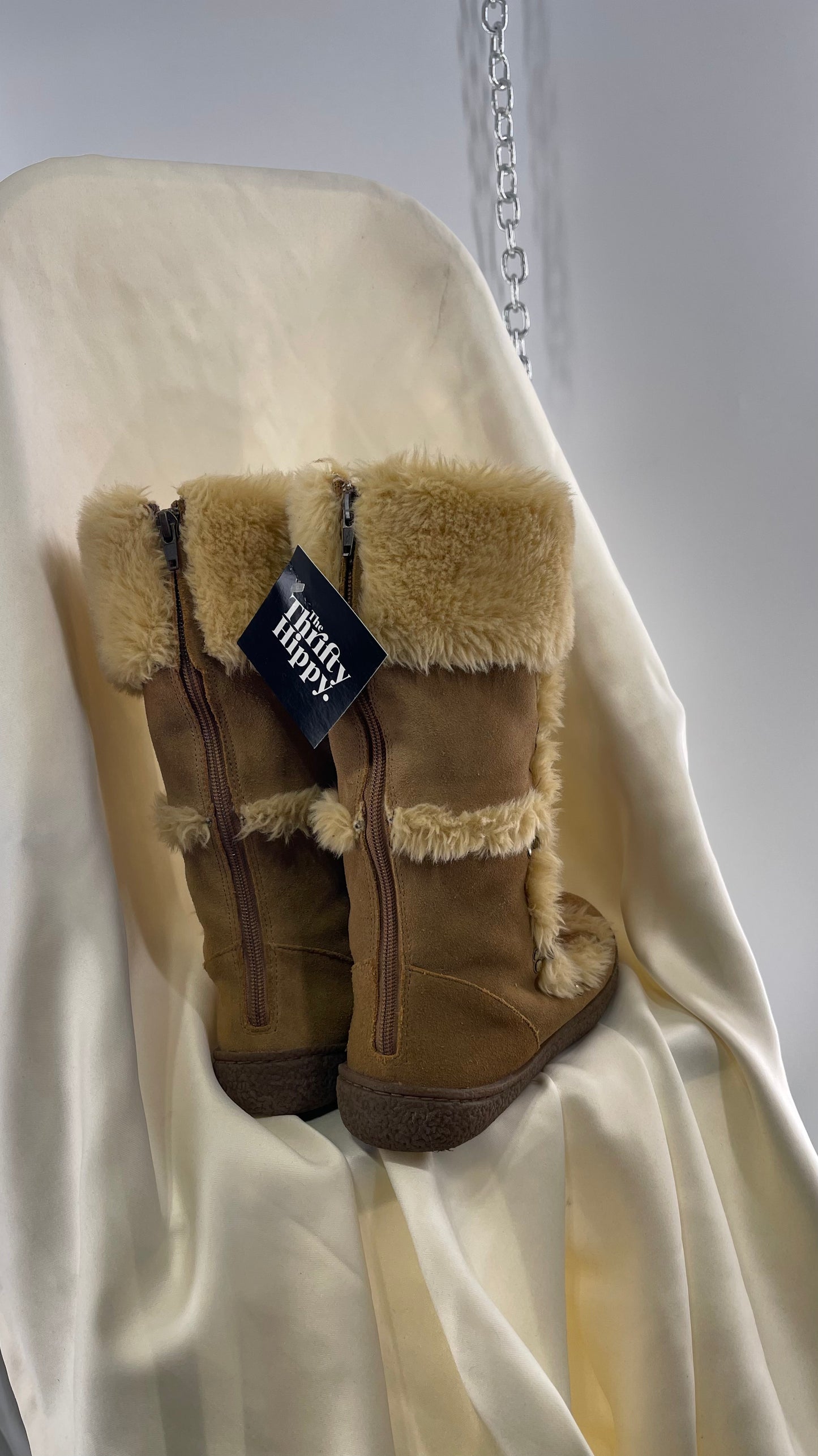 Vintage GAP Tan Suede Leather Eskimo Tie Up Boot with Faux Fur Trim Piping (5)