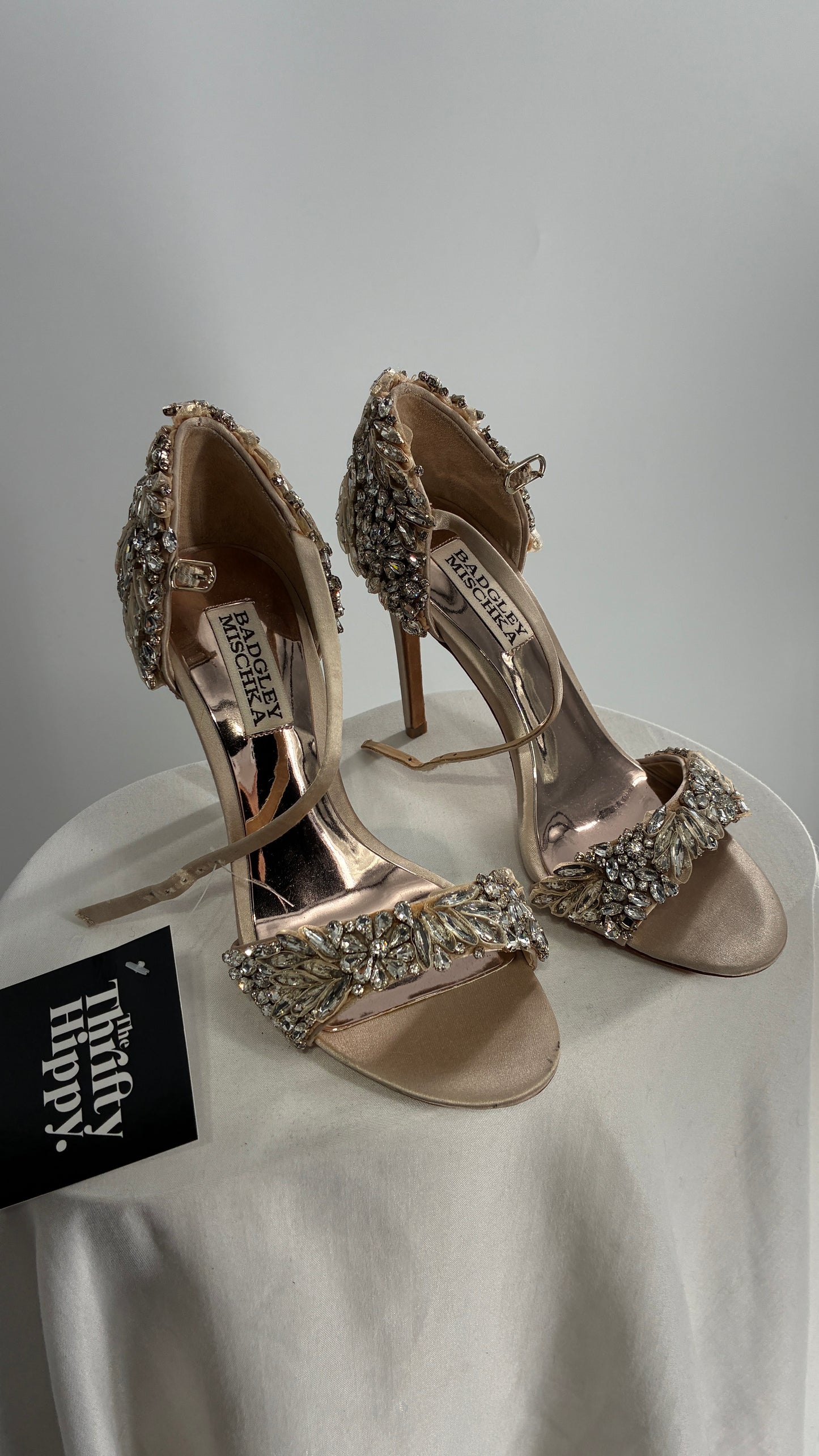 BAGDLEY MISCHKA Champagne Rhinestone Encrusted Embellished Round Toe Heels (5.5)