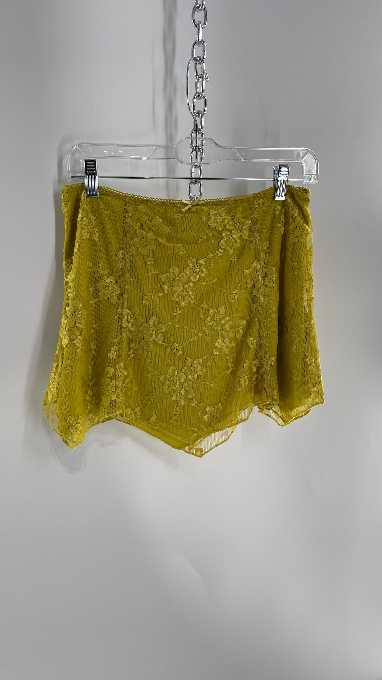 Urban Outfitters Green Lace Hankerchief Hem Mini Skirt (Medium)