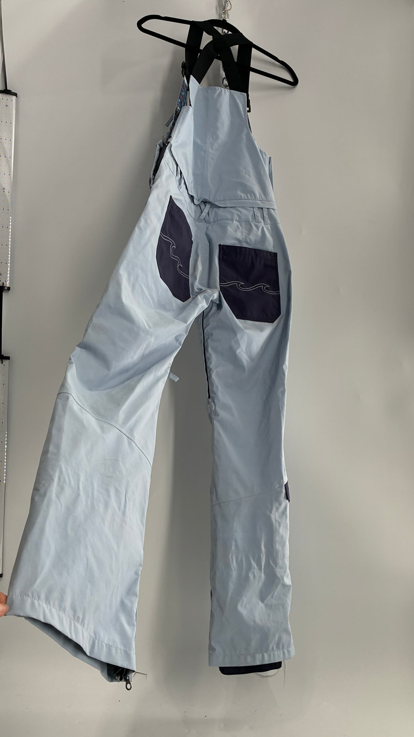 BILLABONG Light Blue Snowboarding Jumpsuit with Detachable Overalls (Small)