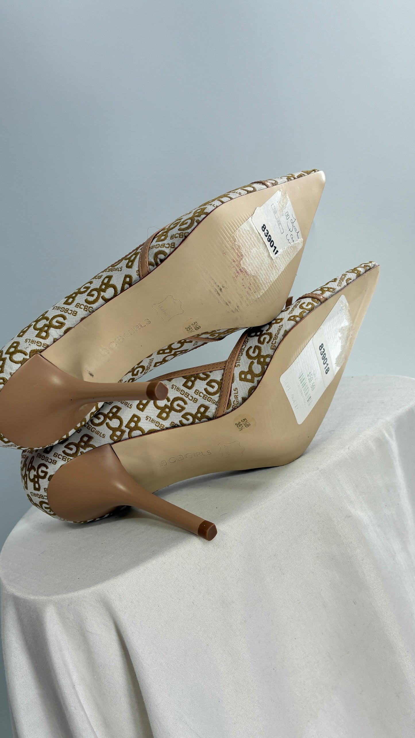 Vintage BCBG All Over Monogram Pointed Toe Heels with Leather Bows and Piping (5.5)