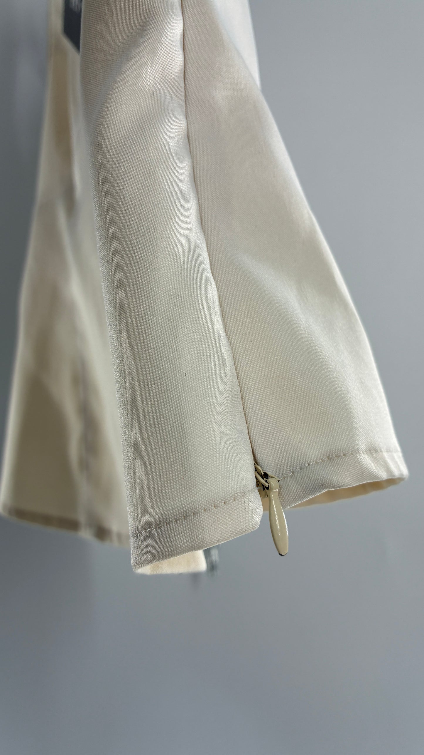 Vintage CROSSING POINTE 1990s Ivory Tailored Top with Side Zipper Closure (6MS)