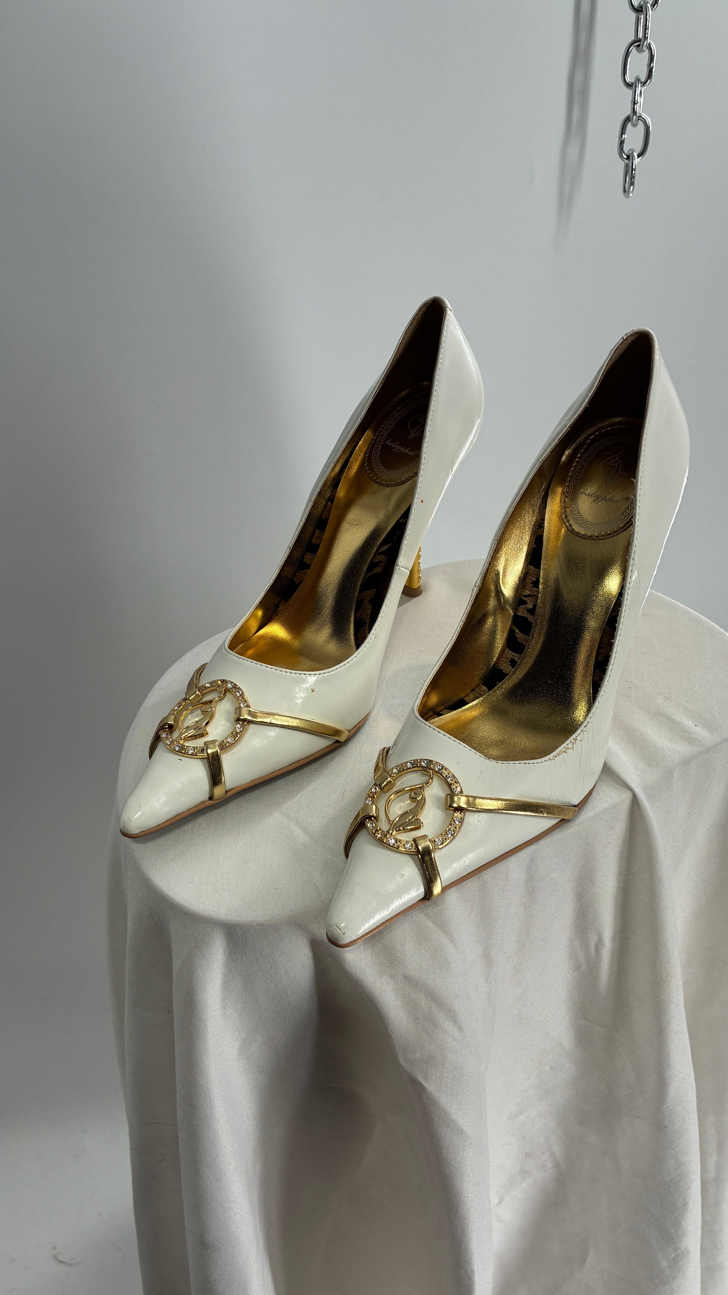 Vintage BABY PHAT White Pointed Toe Heel with Logo Buckle, and Gold Cat Engraved Heel (7.5)