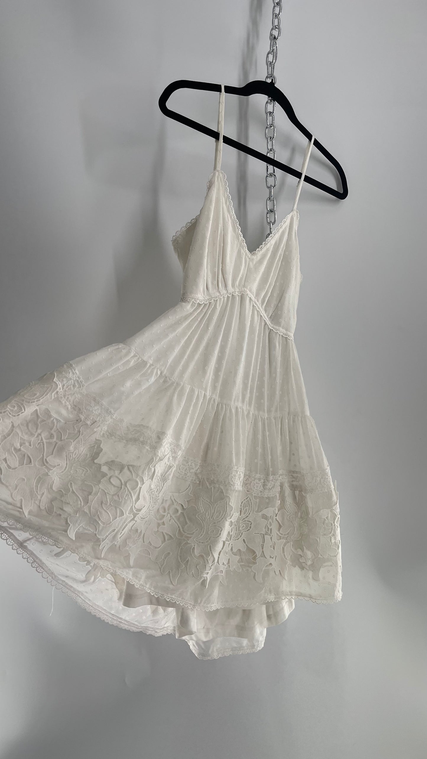 INA Voluminous White Tiered Open Back Mini Dress with Lace Trim (M)