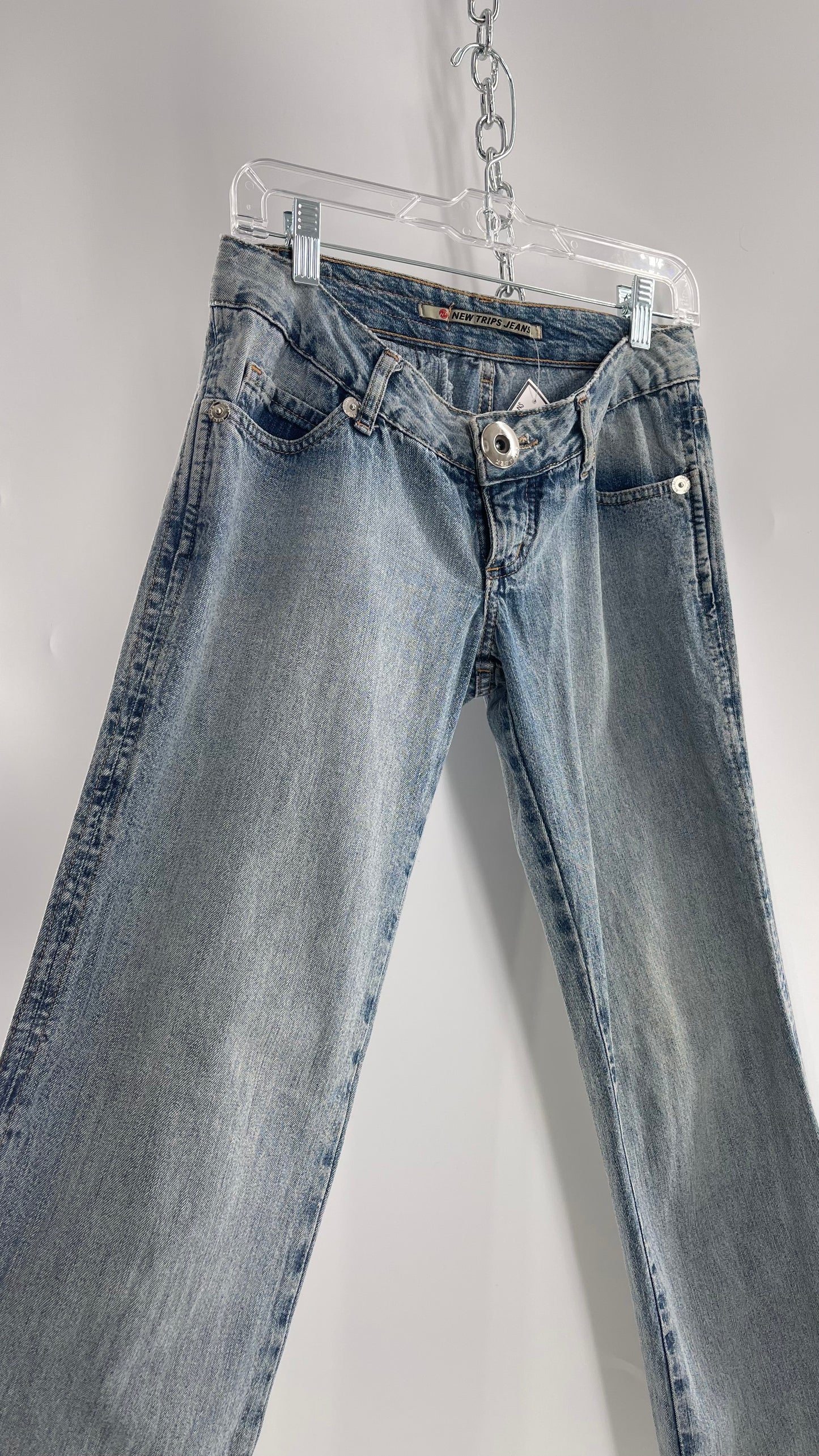 Vintage New Trips Light Wash Kick Flare Jeans with Zipper Hem Detail, V Waistline and Oversized Metal Buttons (40)