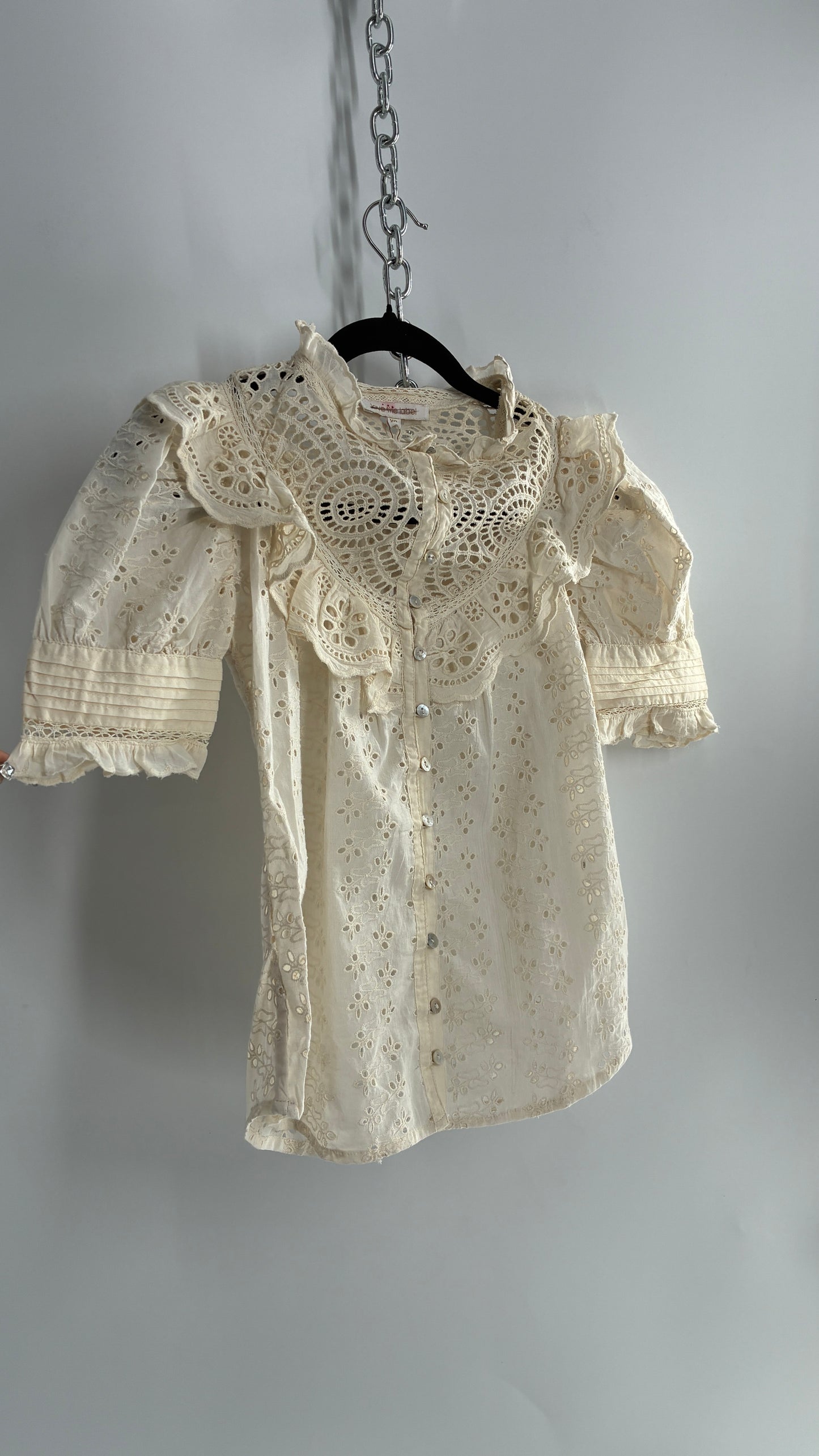 Love the Label Off White Button Front Puff Sleeve, Lace Eyelet Blouse (XS)