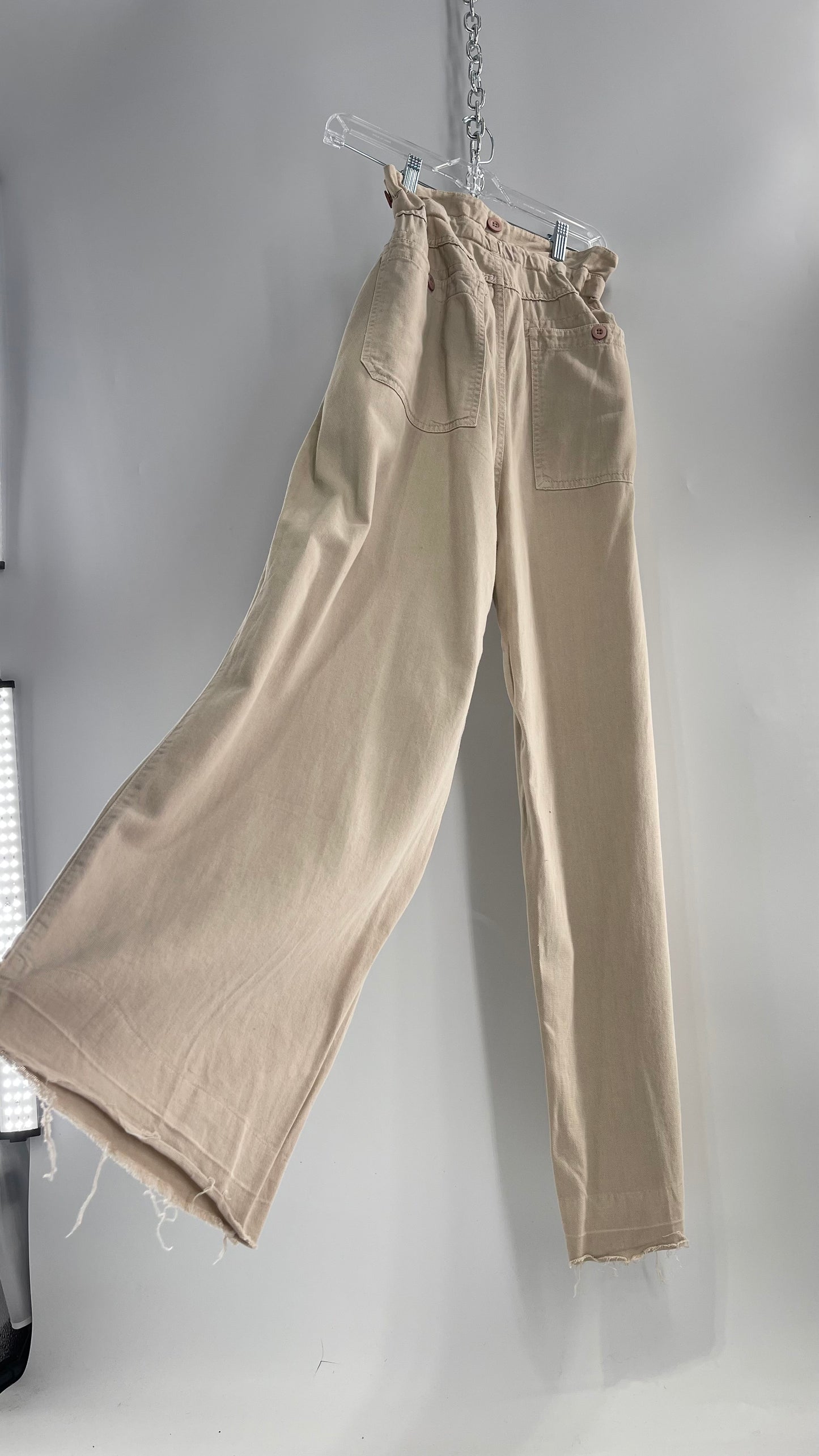 Free People Cream Flare Button Up Wide Legs with Drawstring Waistline 55% Cotton 10% Linen 35% Viscose (L)
