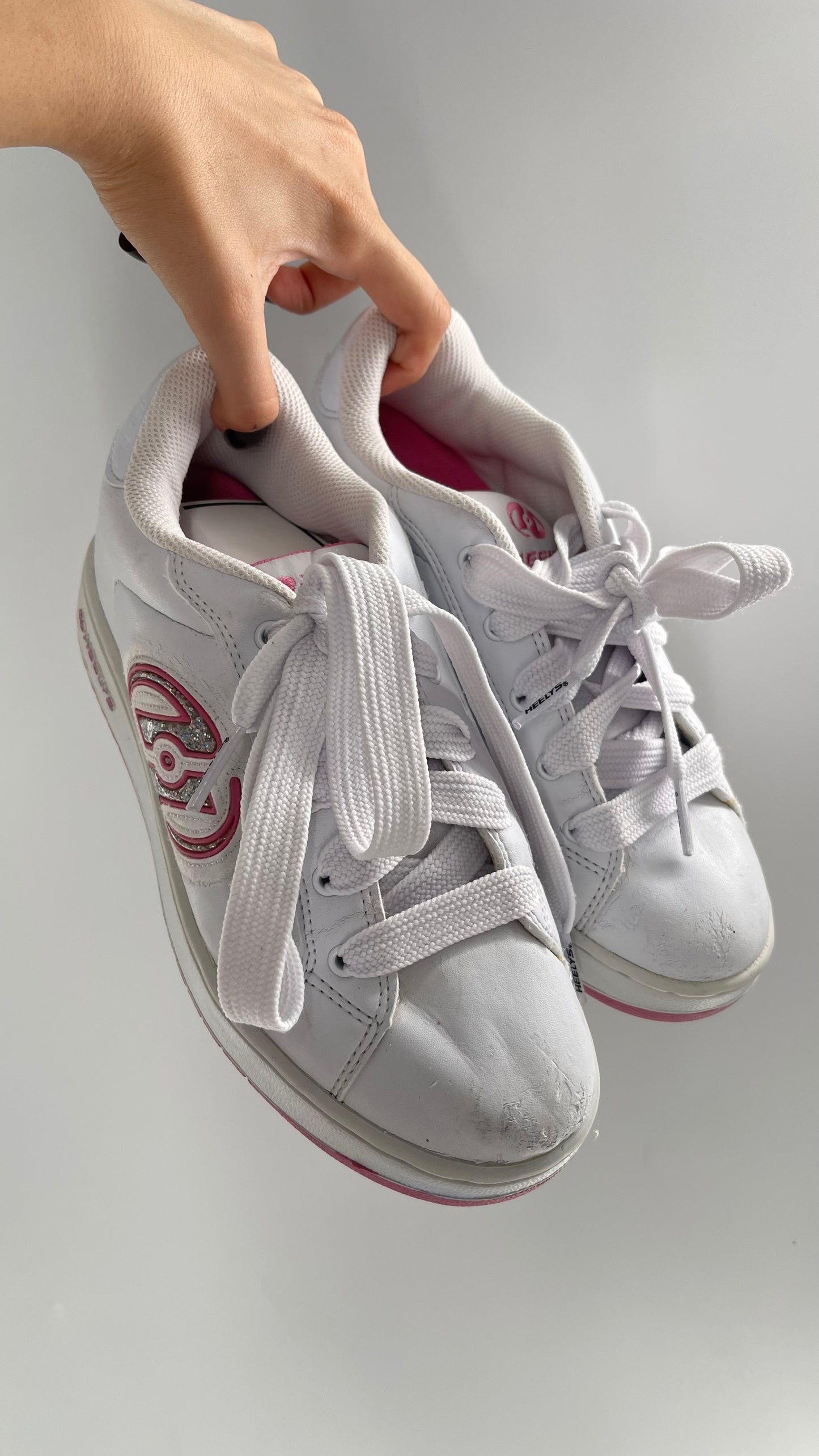 Vintage Scuffed Up White Pink Glitter Heelys (7)