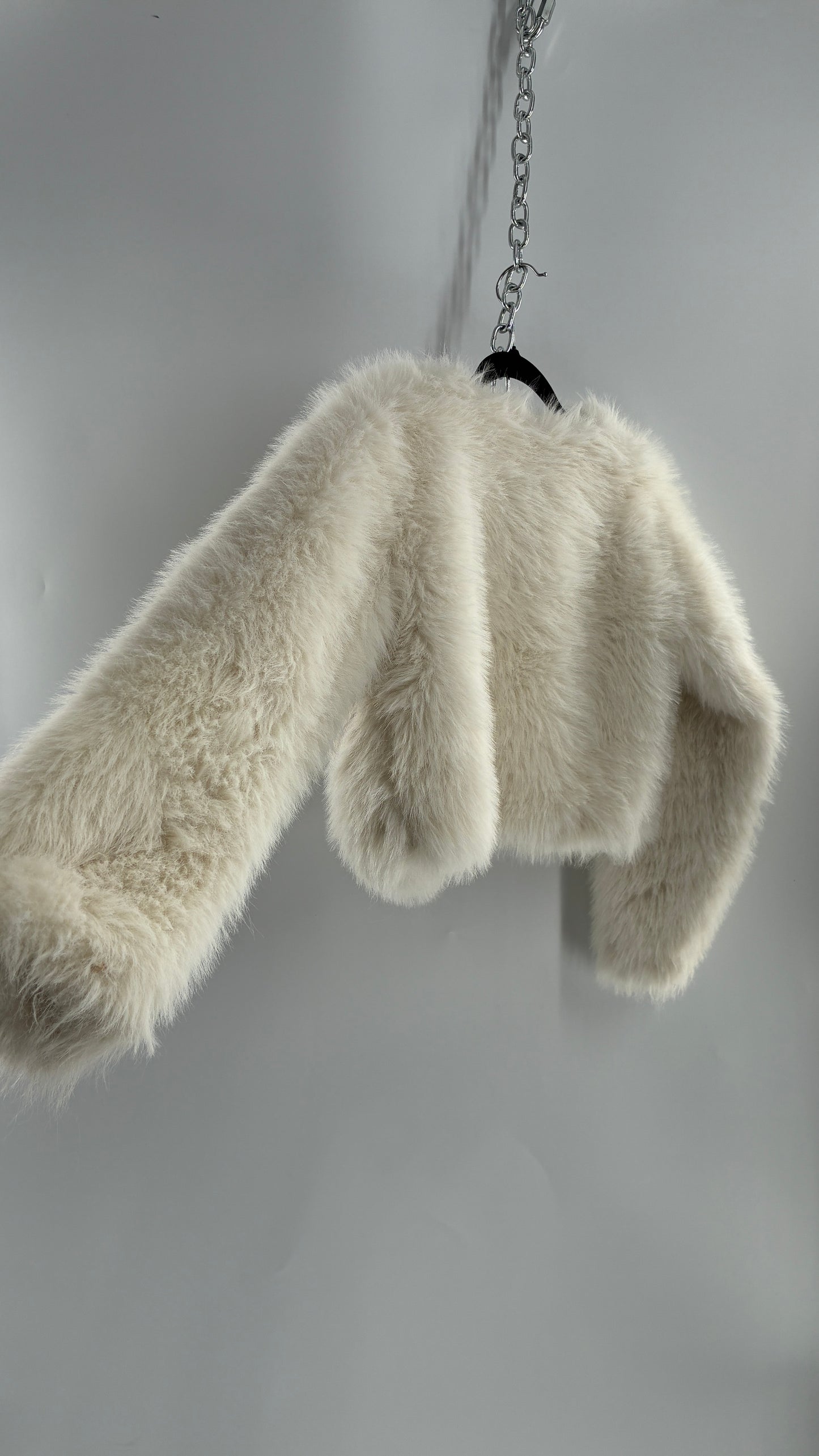 White Fluffy Cropped Jacket (Y14/XS/S)