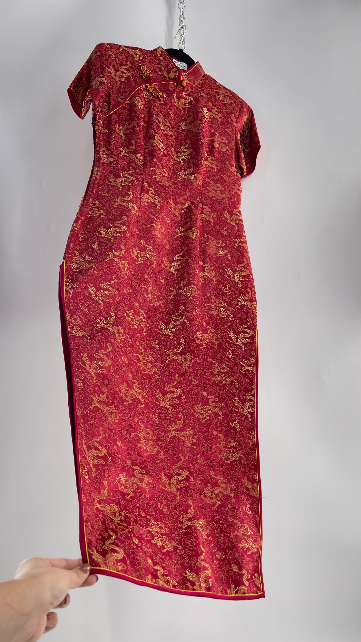 Vintage 1980s Chinese Red Silk Dragon Motif Printed/Embroidered Qipao (XL)