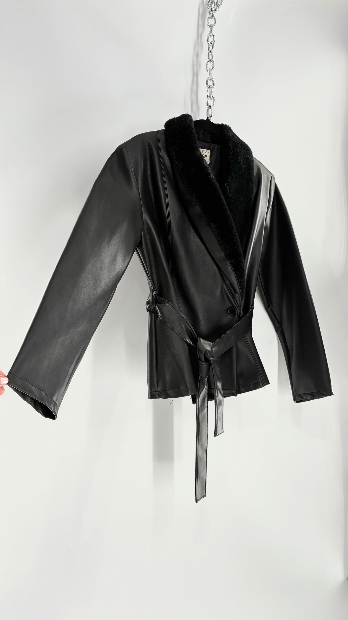 Vintage HIGHWAY Lifestyle Clothing (Medium)