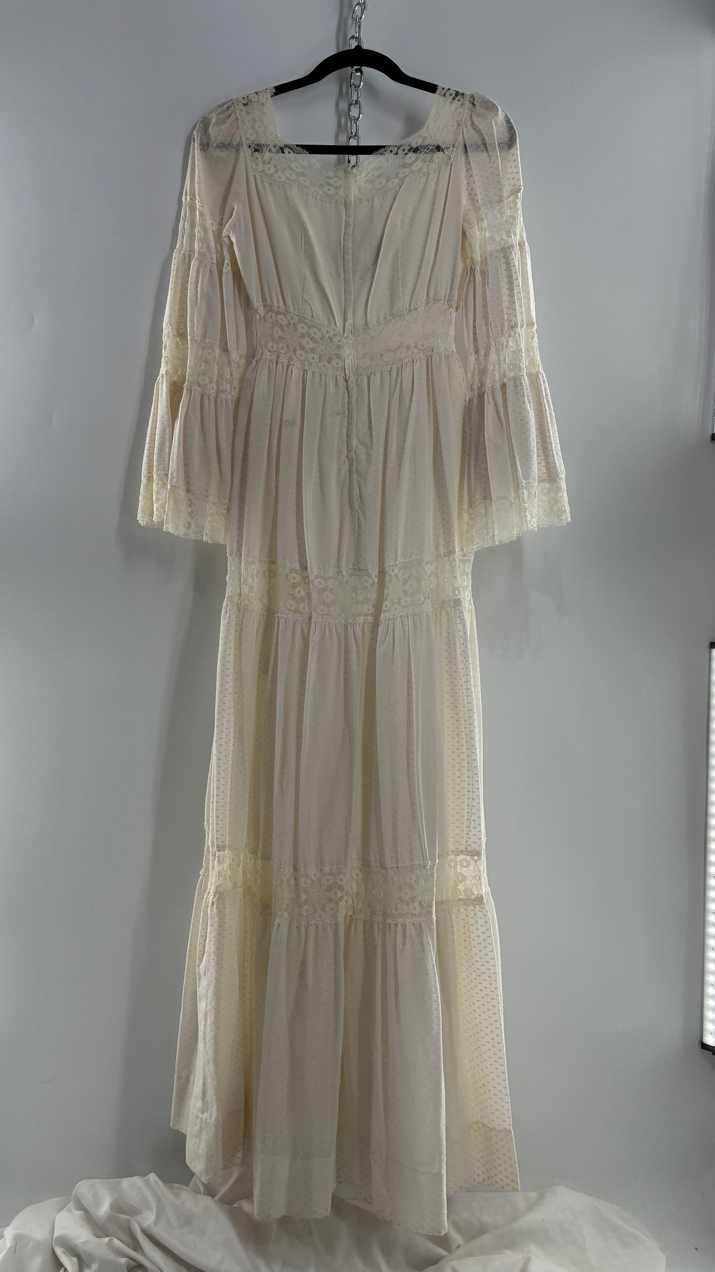 Vintage 1970s Off White Handmade Bell Sleeve Possible Wedding Gown (XS/Small)