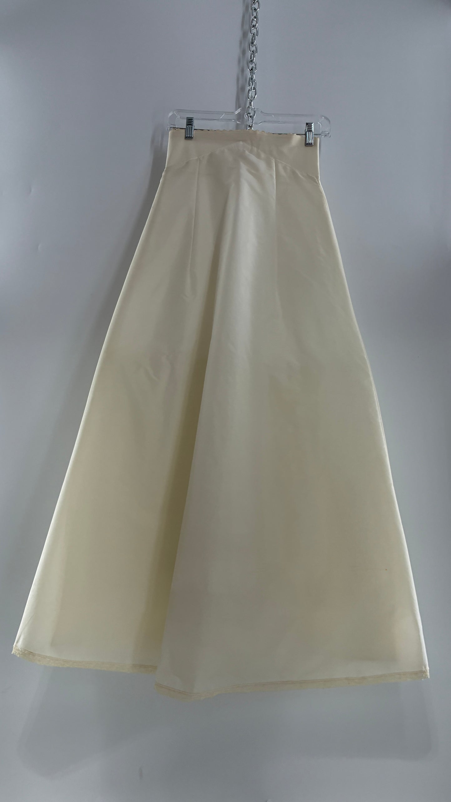 Vintage 1960s Off White Crinoline Style Skirt with Layers of Tulle (Small)