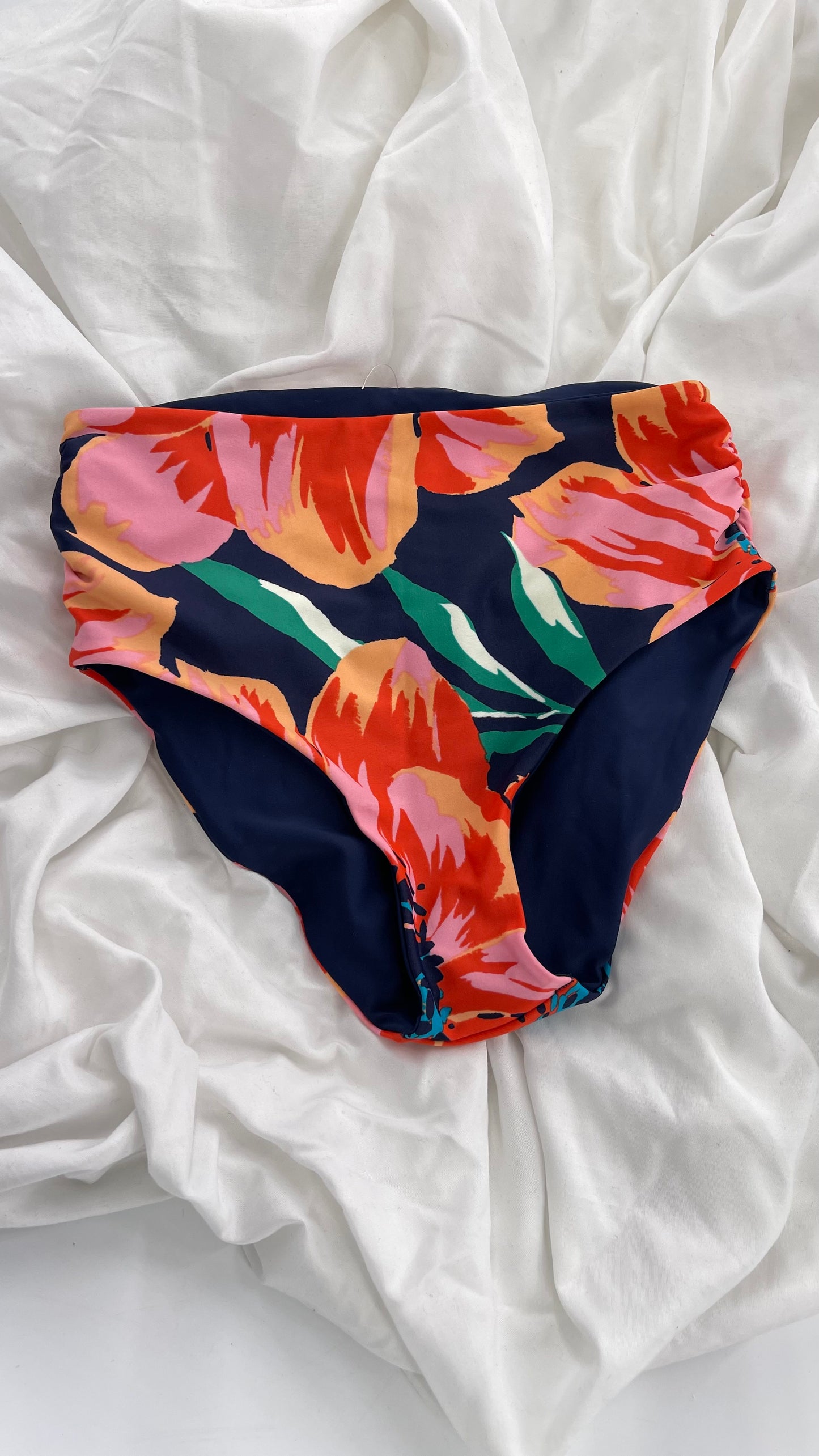 AERIE Reversible Navy Blue Mid Rise Full Coverage Floral Bottoms NWOT (Small)