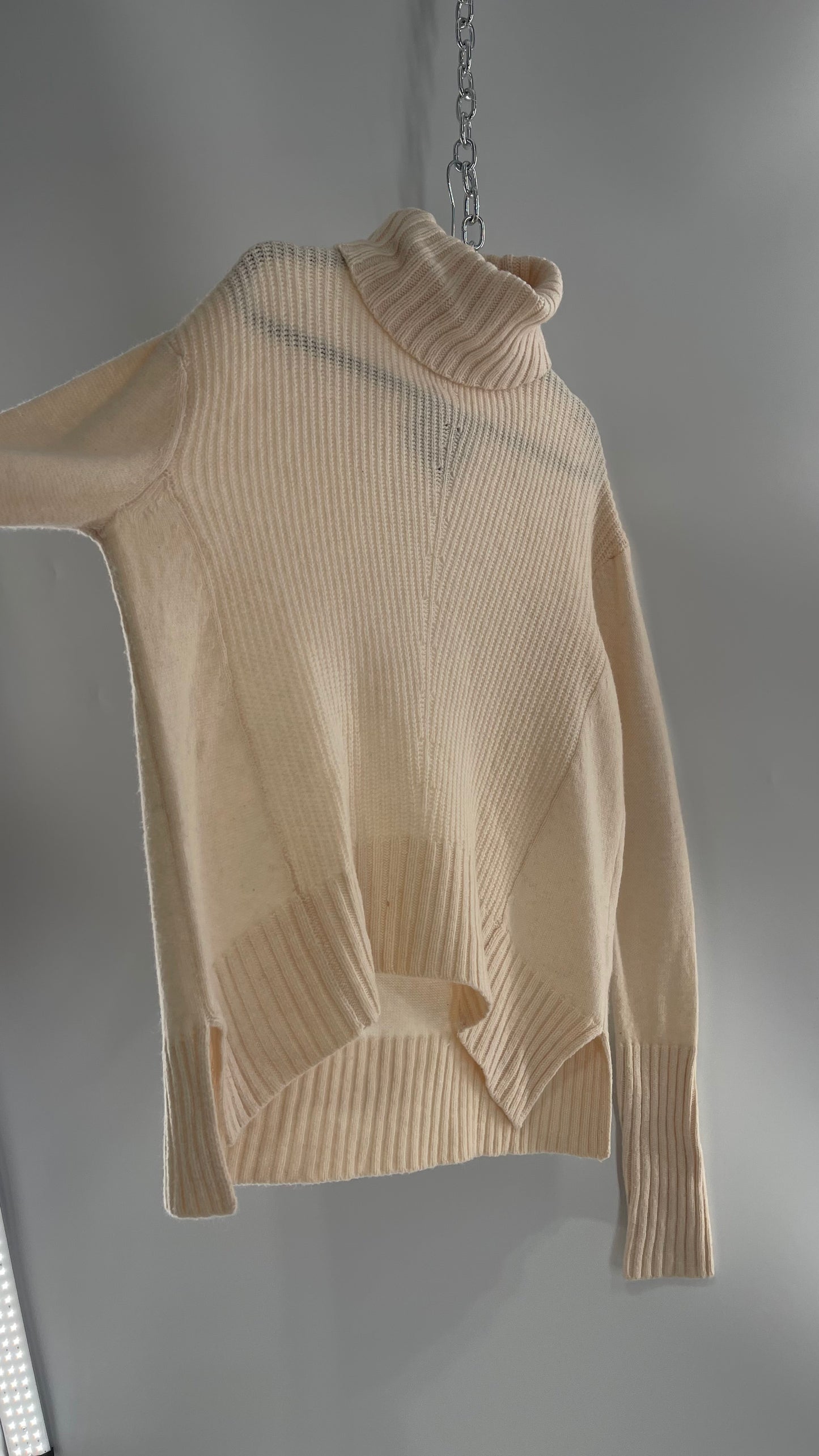 MOTH Anthropologie 80% Wool Ivory Off White Knit Turtle Neck Sweater (Small)