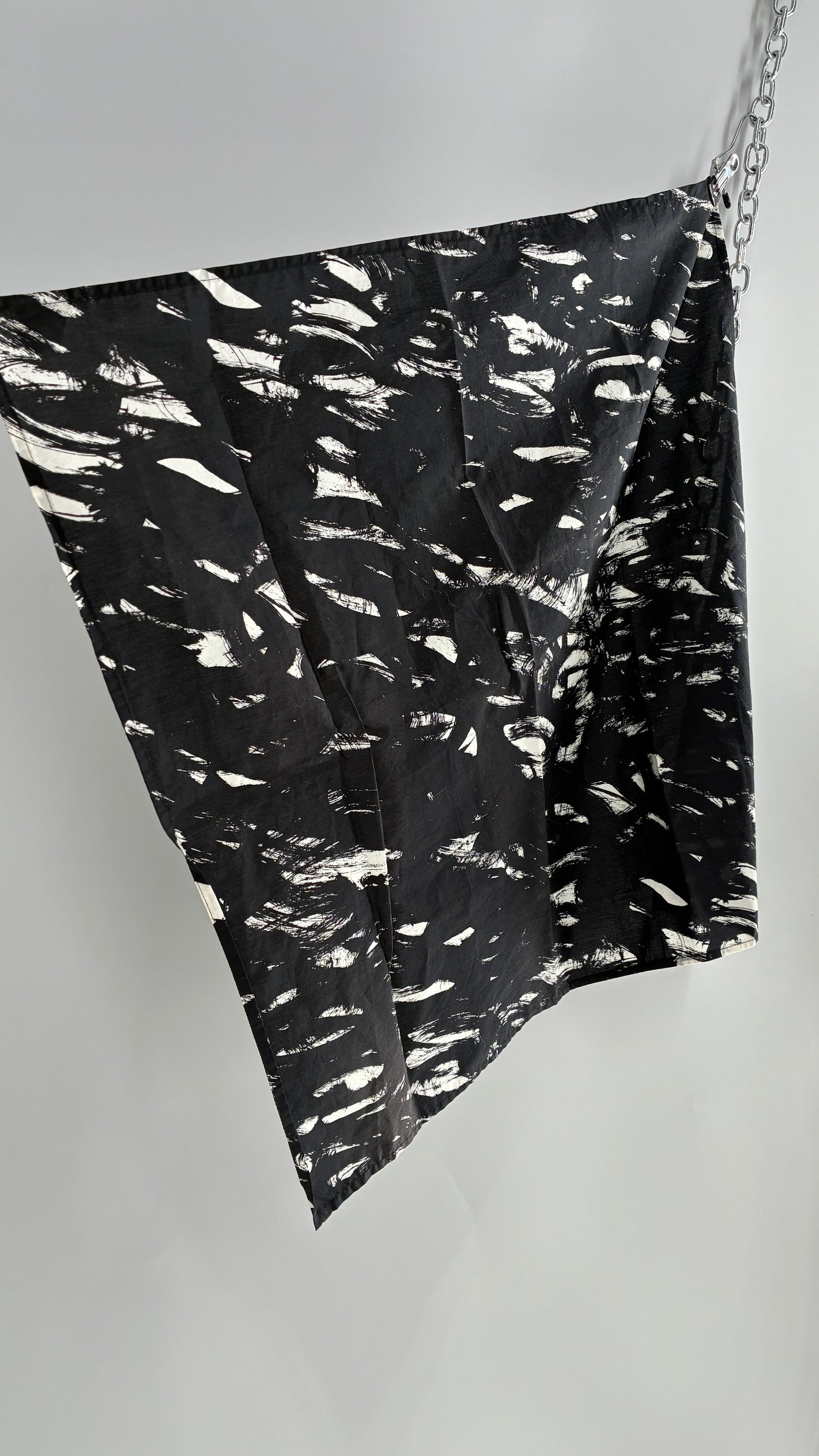 The Souvenir Society Black and White Bandana Head Scarf