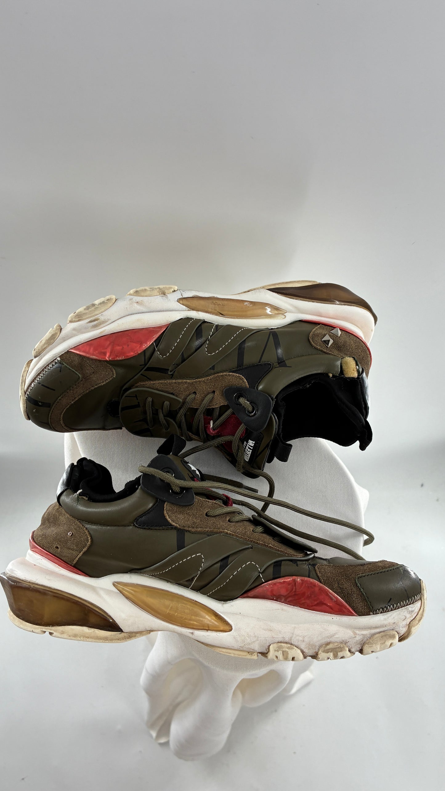 VALENTINO Garavani Distressed Bounce Sneakers (42)