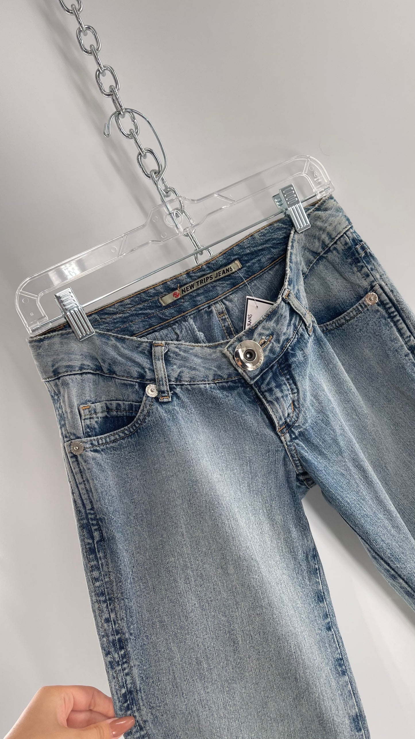 Vintage New Trips Light Wash Kick Flare Jeans with Zipper Hem Detail, V Waistline and Oversized Metal Buttons (40)