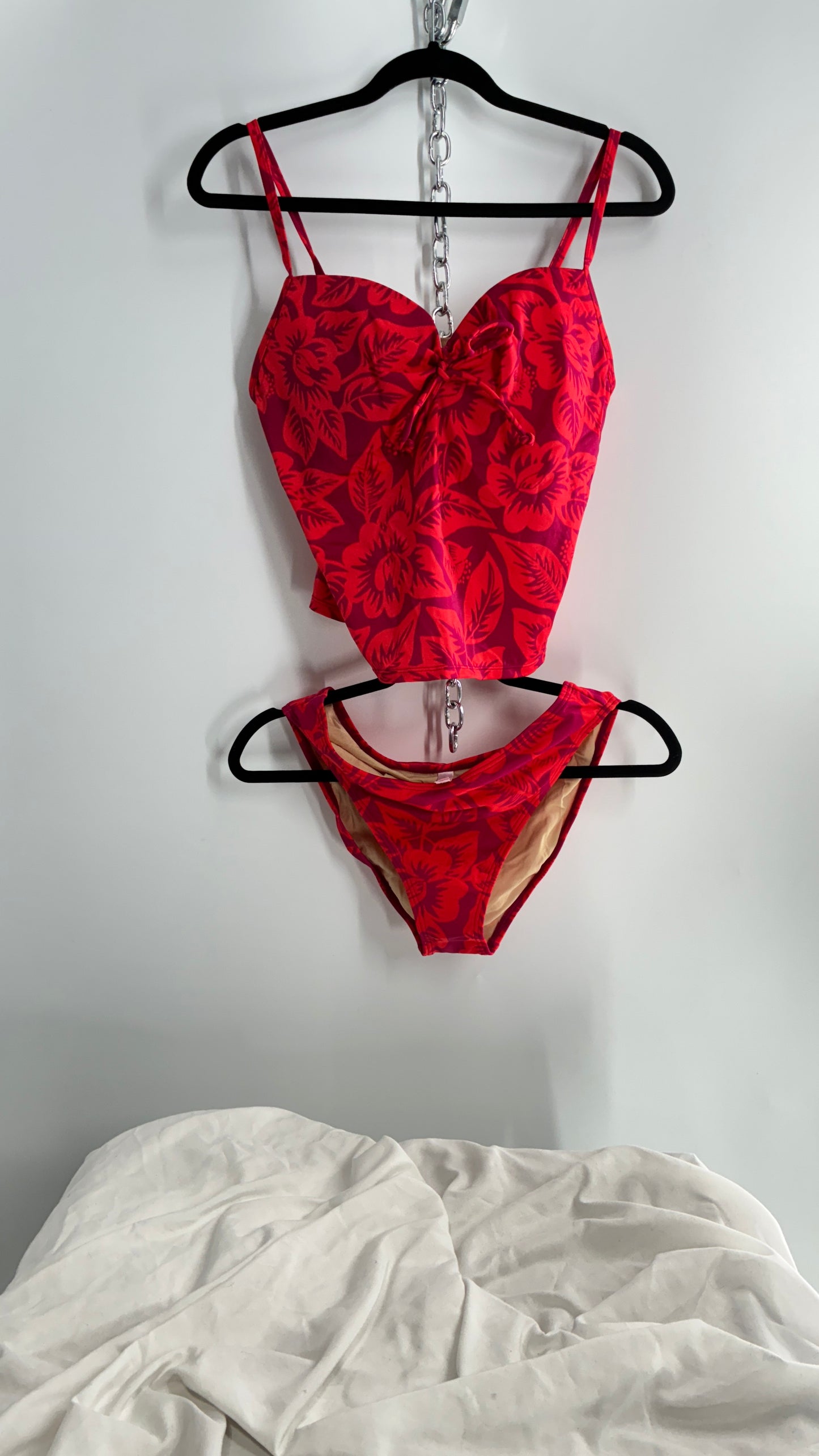 Vintage Victoria’s Secret Tropical Patterned Tankini Set with Underwire (38C, M)