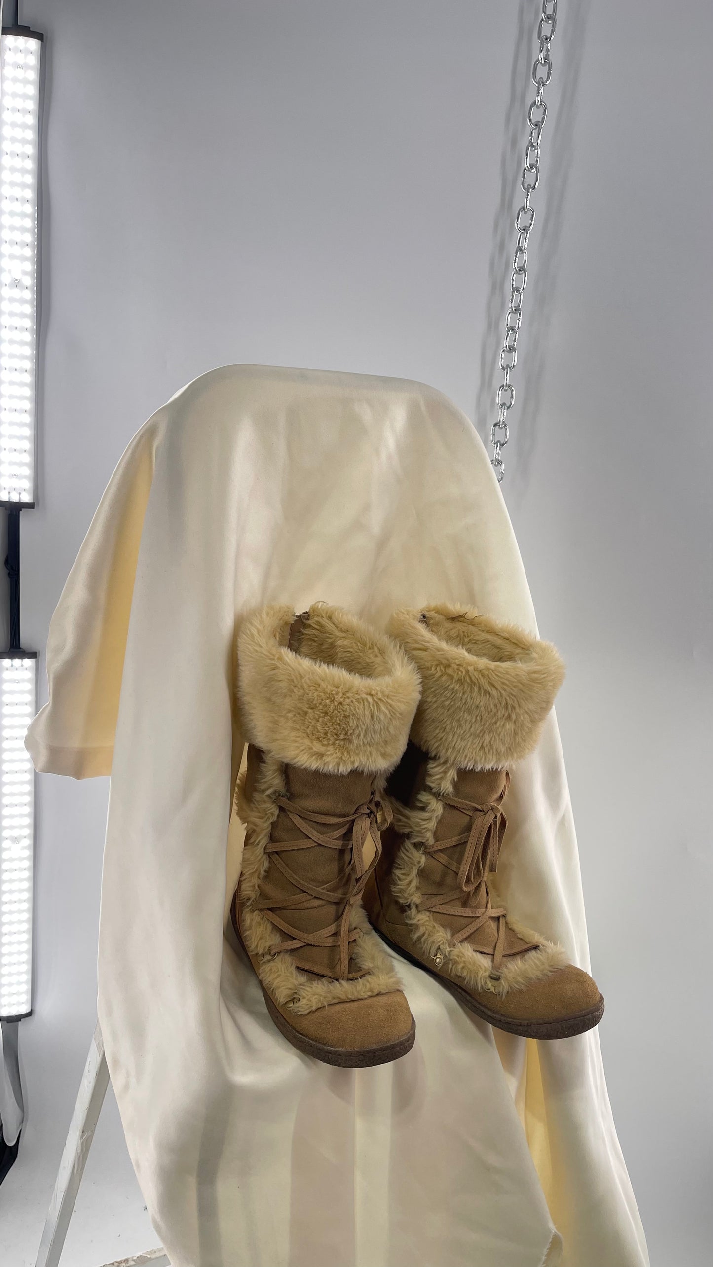 Vintage GAP Tan Suede Leather Eskimo Tie Up Boot with Faux Fur Trim Piping (5)