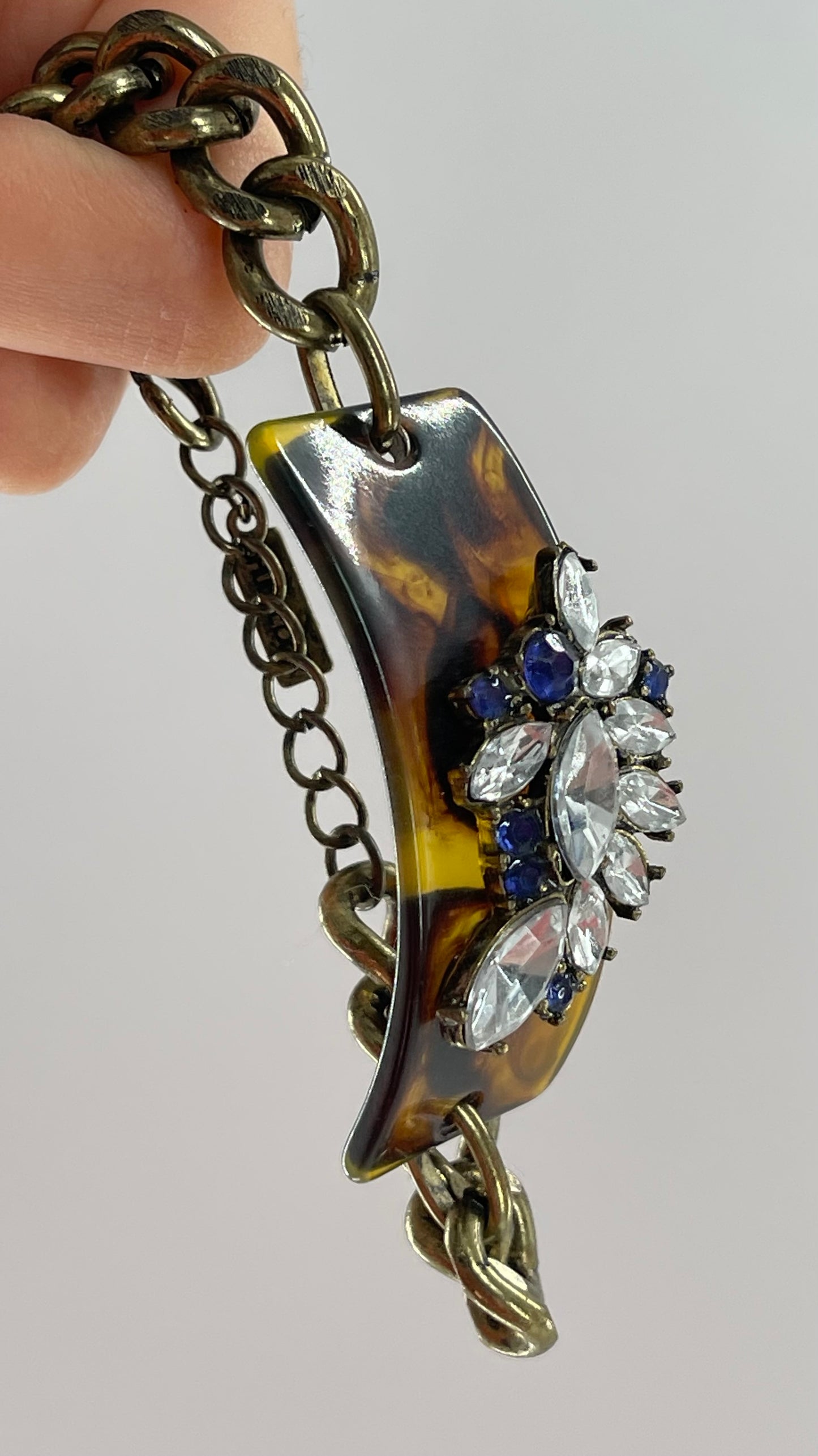 Bronze Chain Bracelet with Tortoise Shell Beret with Rhinestones