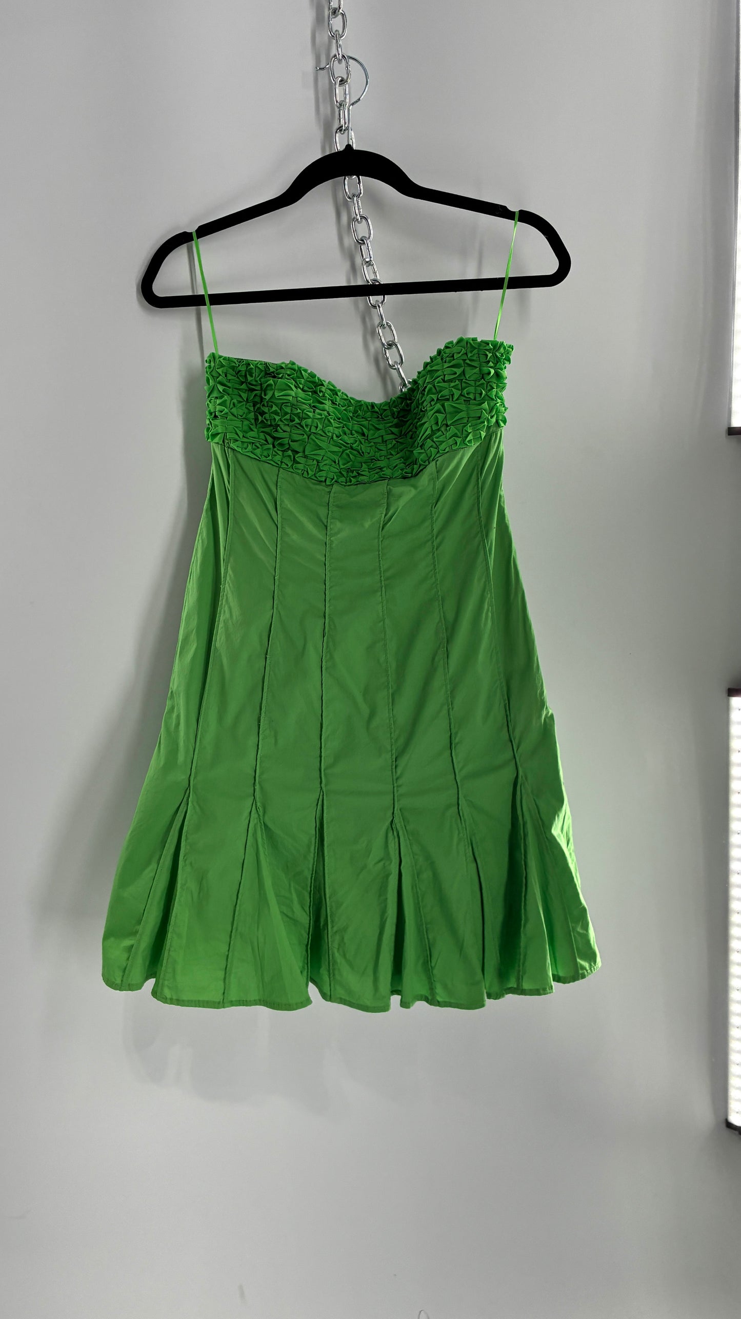Vintage VENUS Green Pleated Mini Dress with Ruffled Bust Detail and Flared Out Hem (4)