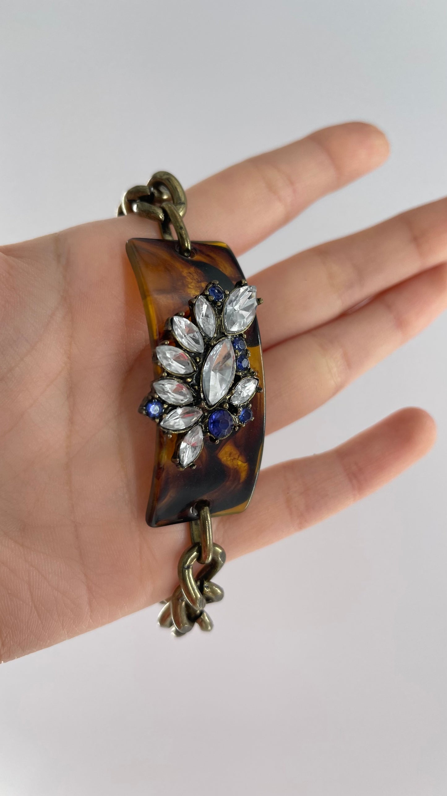 Bronze Chain Bracelet with Tortoise Shell Beret with Rhinestones