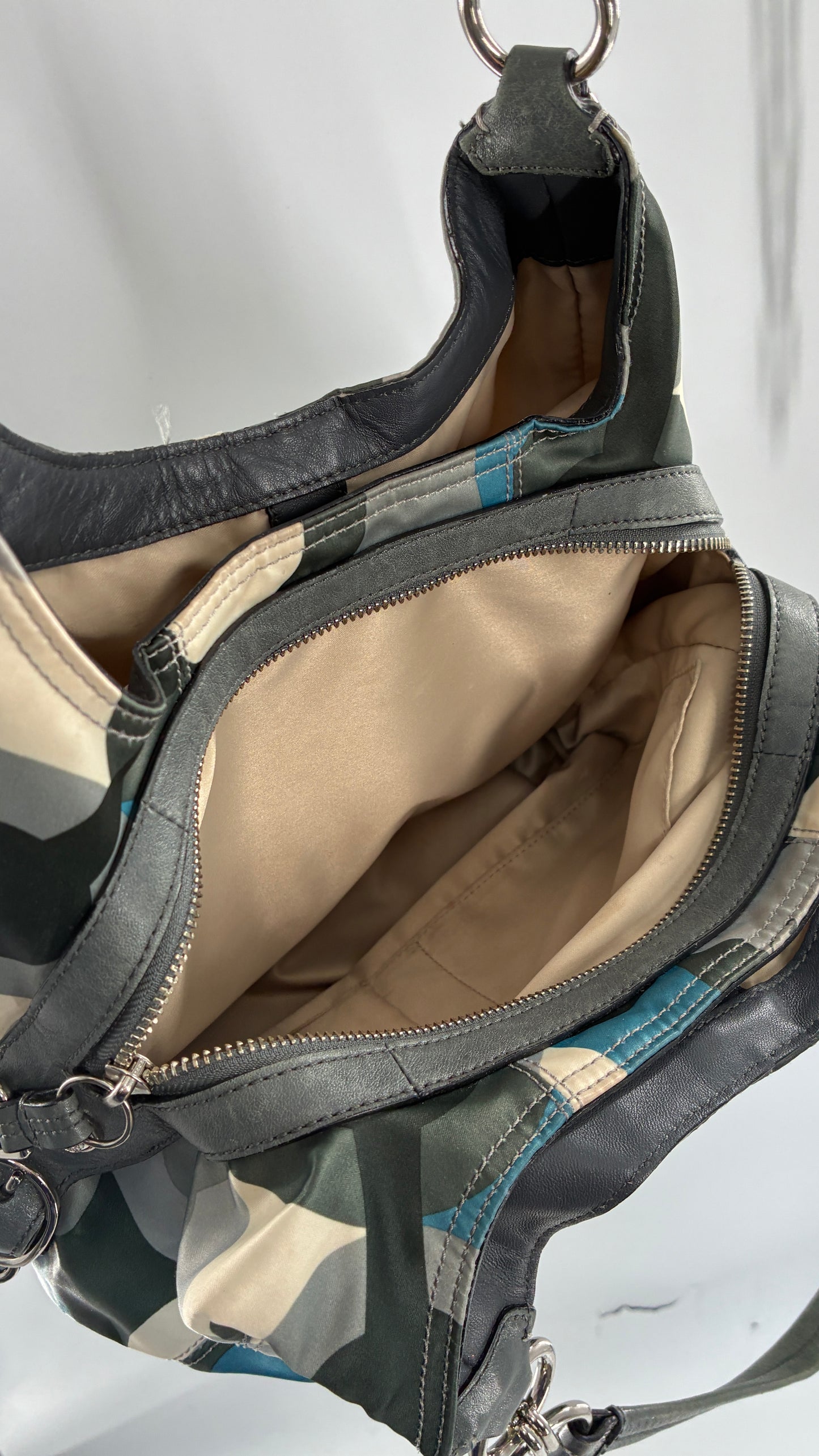 Vintage Maggie COACH Graphic Monogram Grey, Blue, Silver Shoulder Bag
