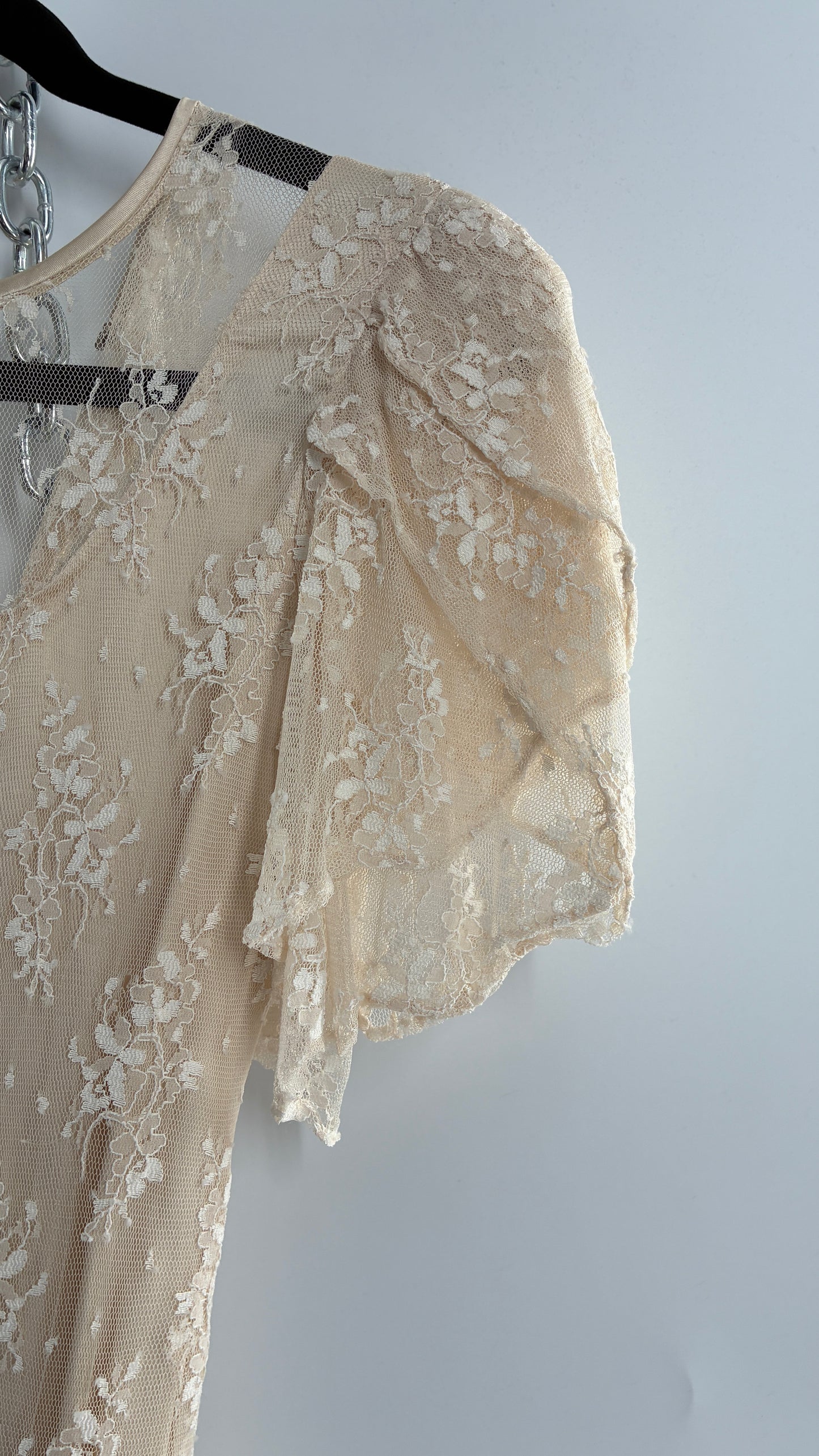 Vintage Ivory Lace Gown with Petal Sleeves, Tiered Hemline (5/6)