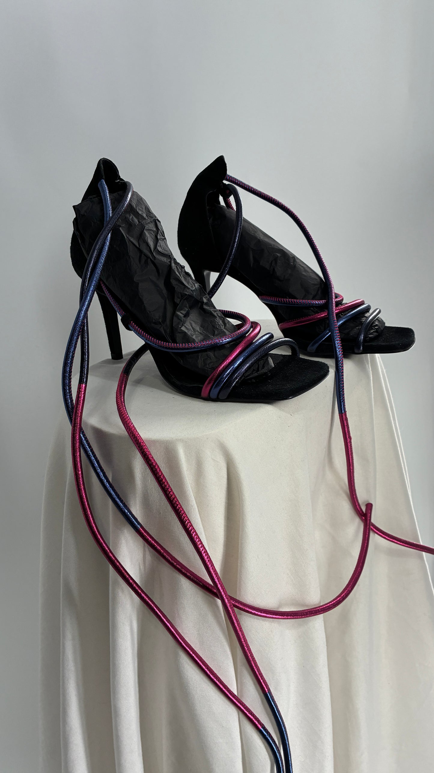 Free People Square Toe, Wrap Around Gladiator Style Metallic Fuchsia Heel (38)