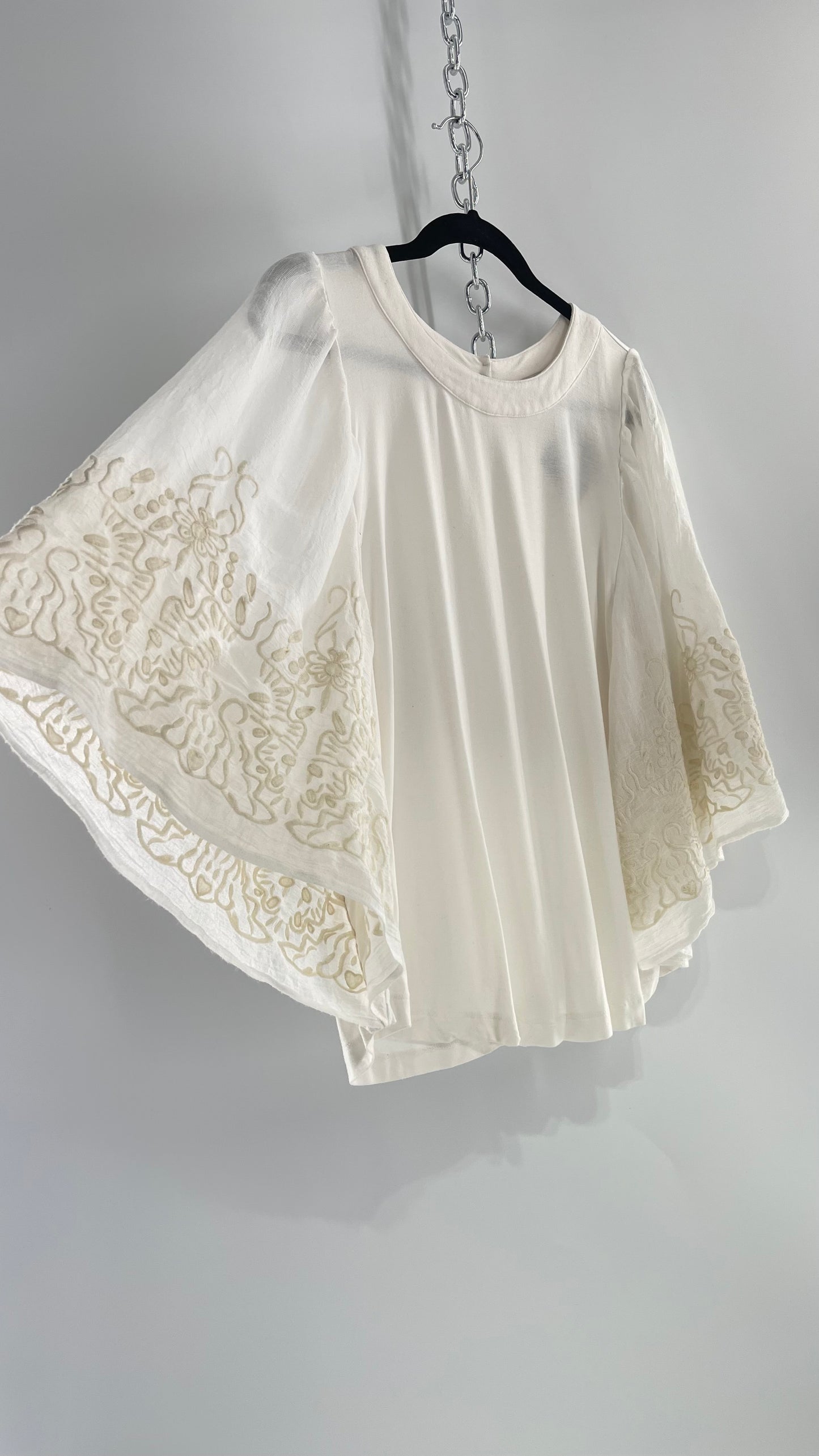 Anthropologie Eri + Ali White Embroidered Bat Wing Blouse (Medium)