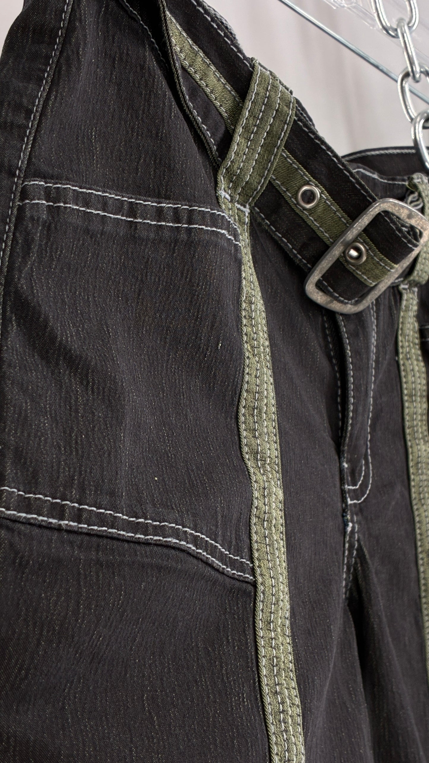 Vintage PALMY NOBLE Dark Wash Low Rise Denim with Green Details and Built in Belt (7/8)