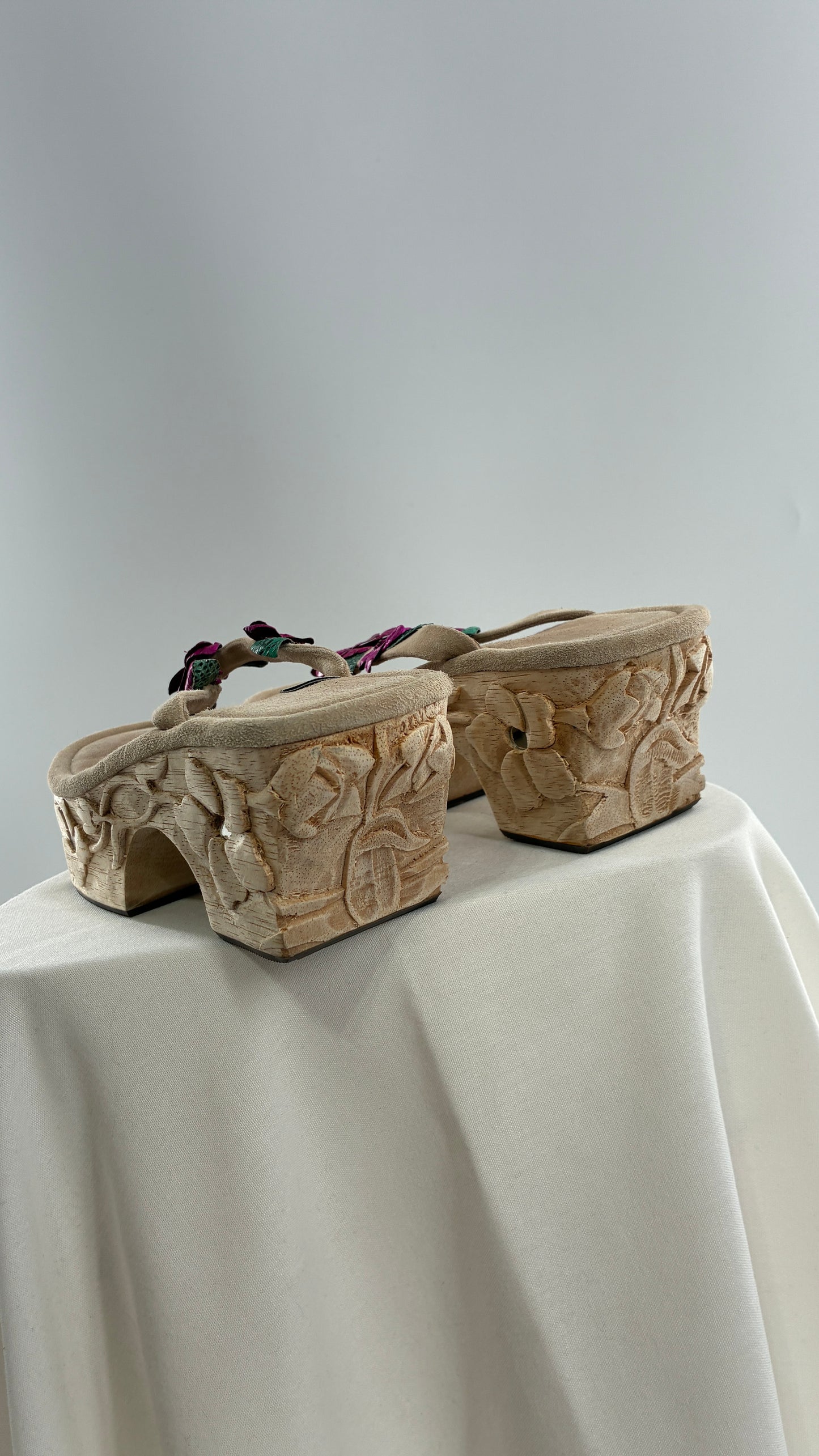 RARE Vintage VALERIA LACERDA Wooden Platform Sandal with Engraved Florals, Fuchsia Flowers and Mirror Details (7)